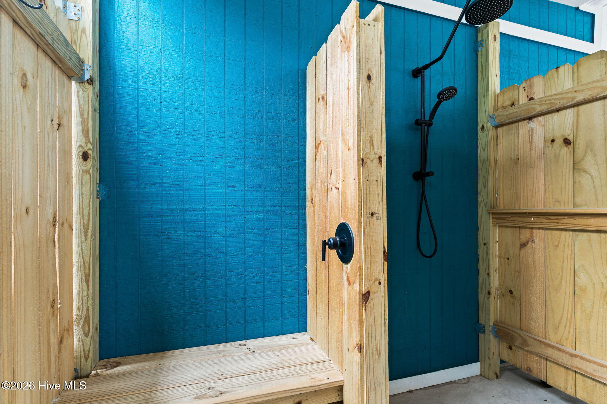 100560277 | Photo 26