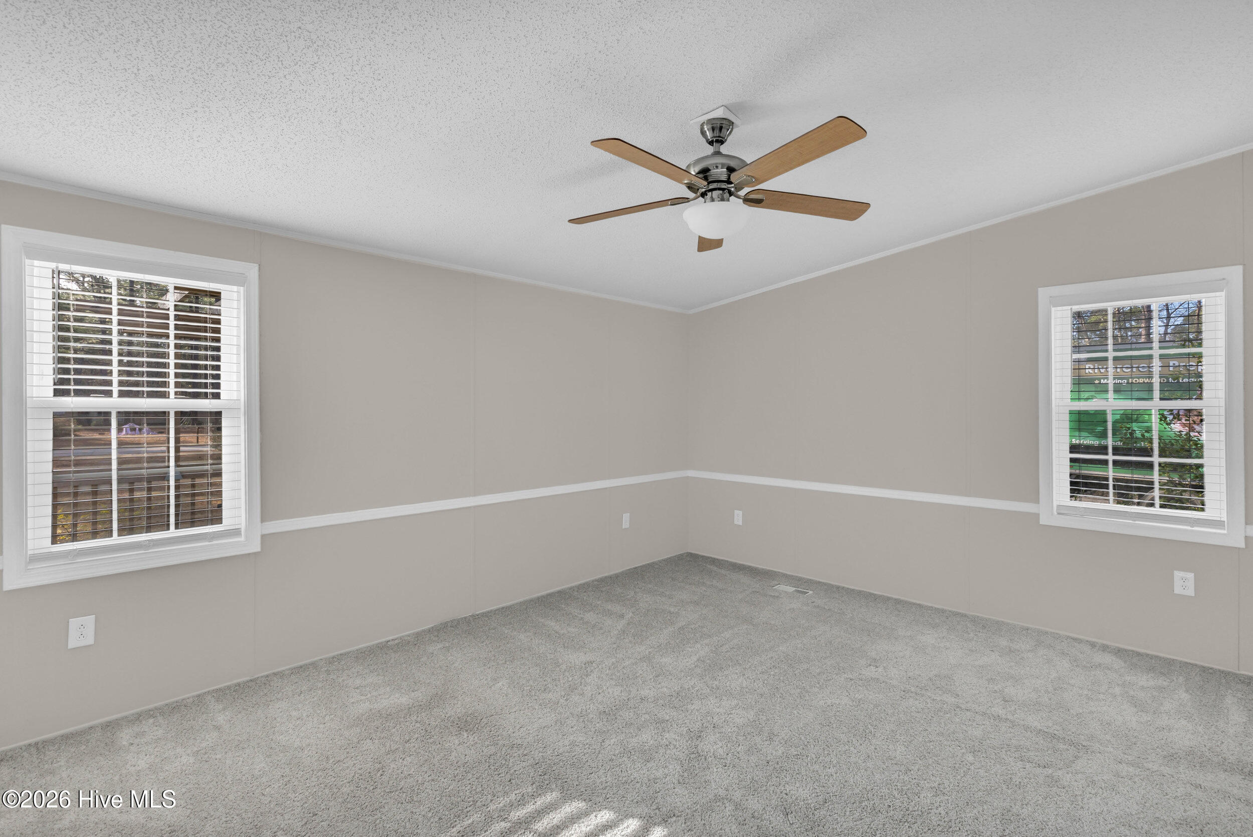 100550354 | Photo 14