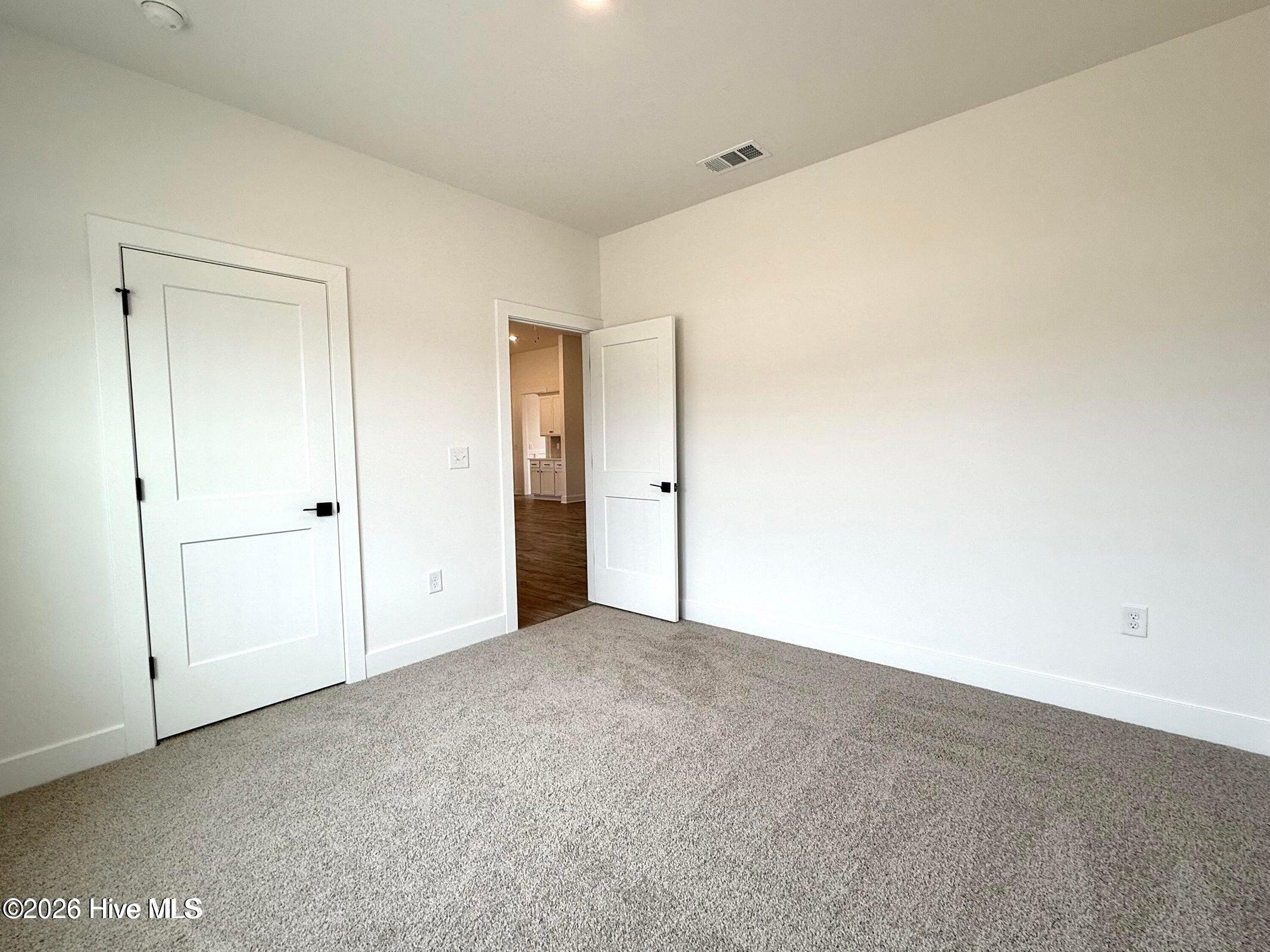 100562630 | Photo 20