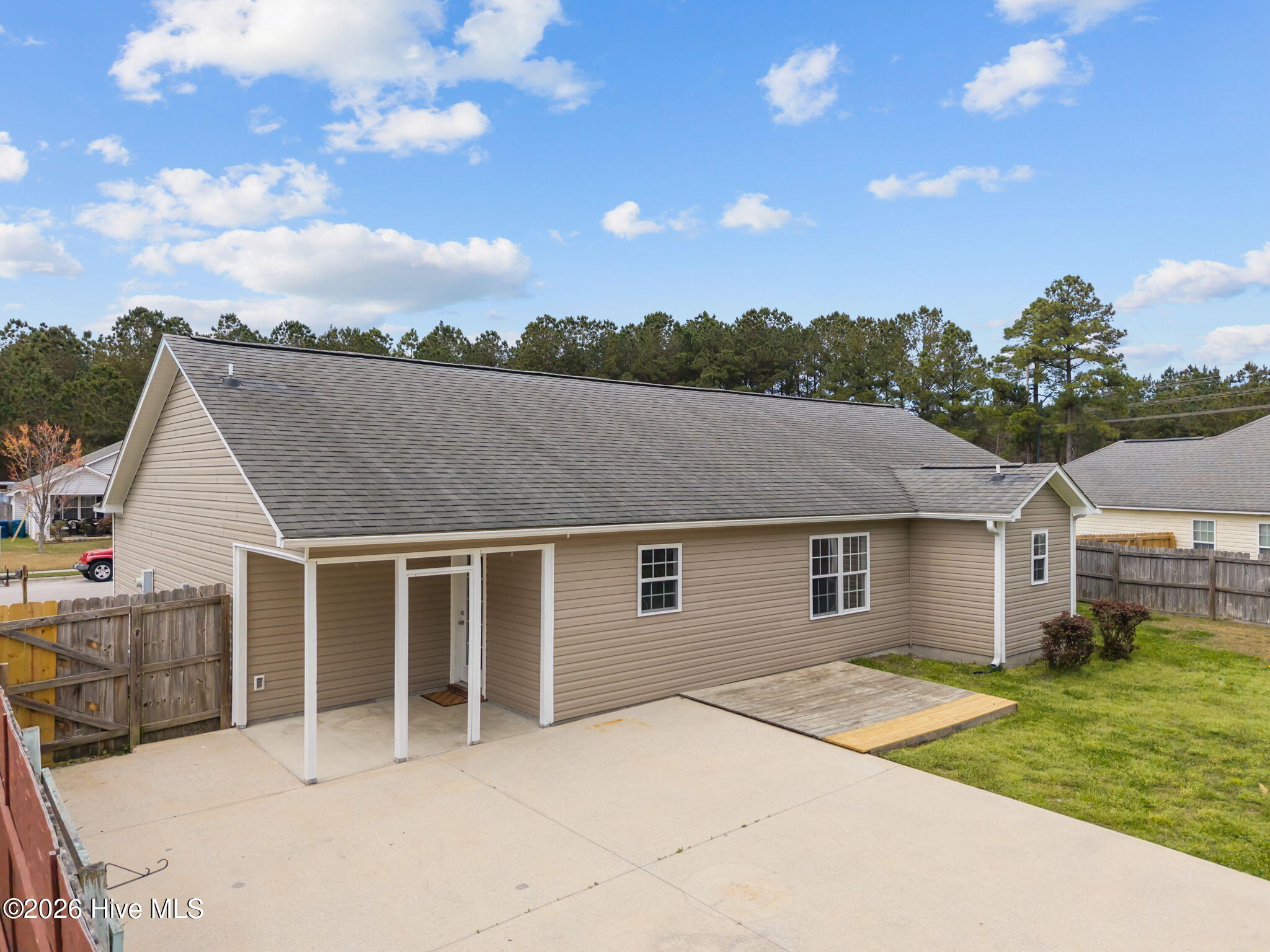 100561505 | Photo 34