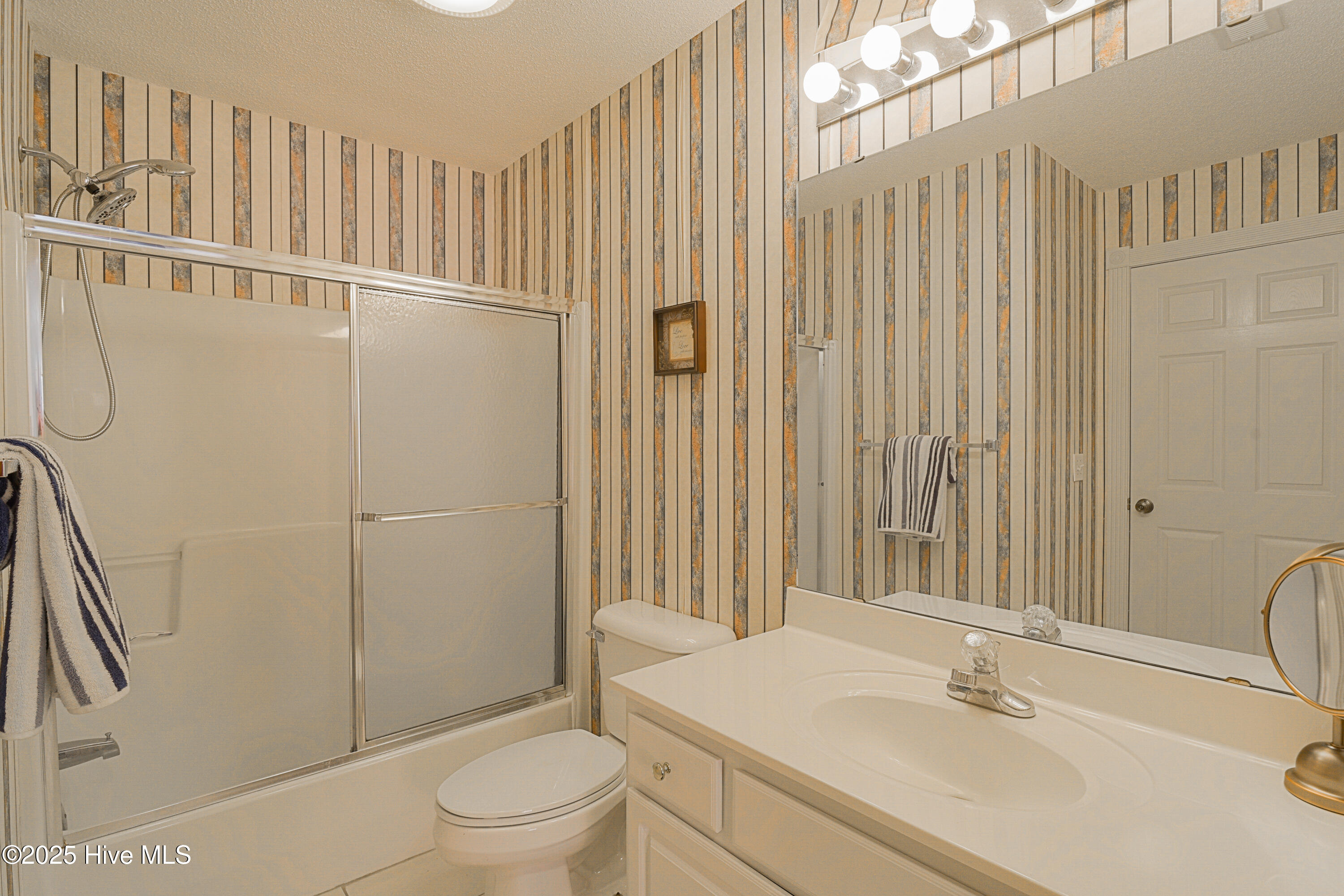 100516235 | Photo 14