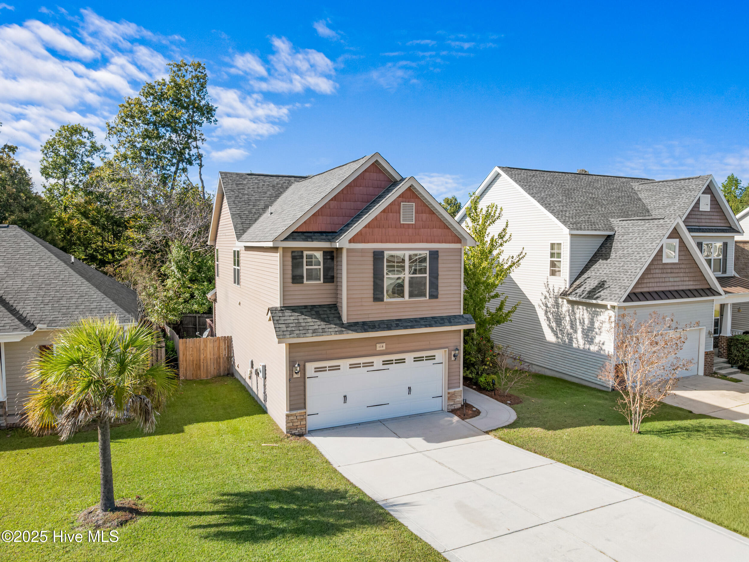 100533825 | Photo 40