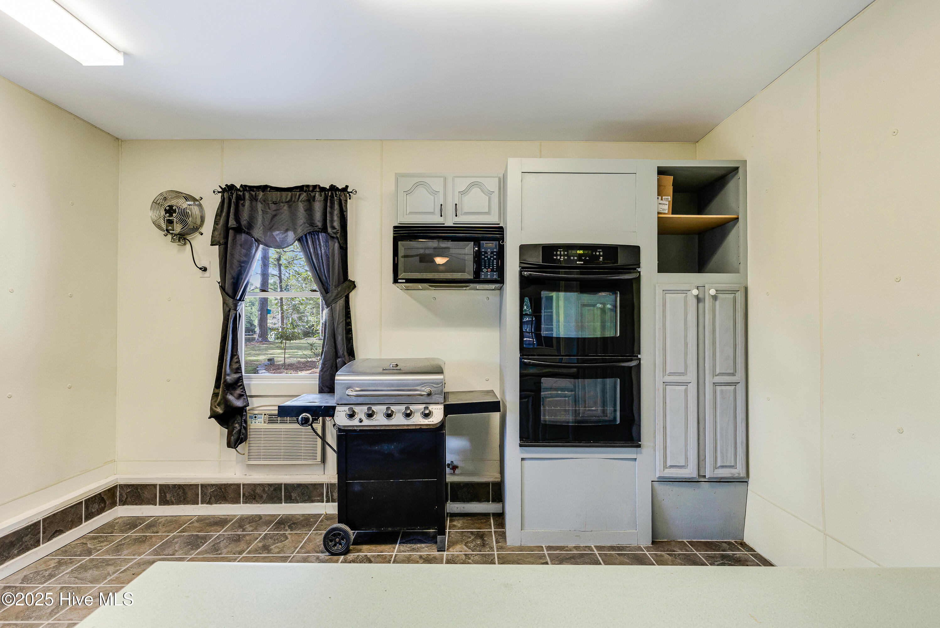 100538127 | Photo 40