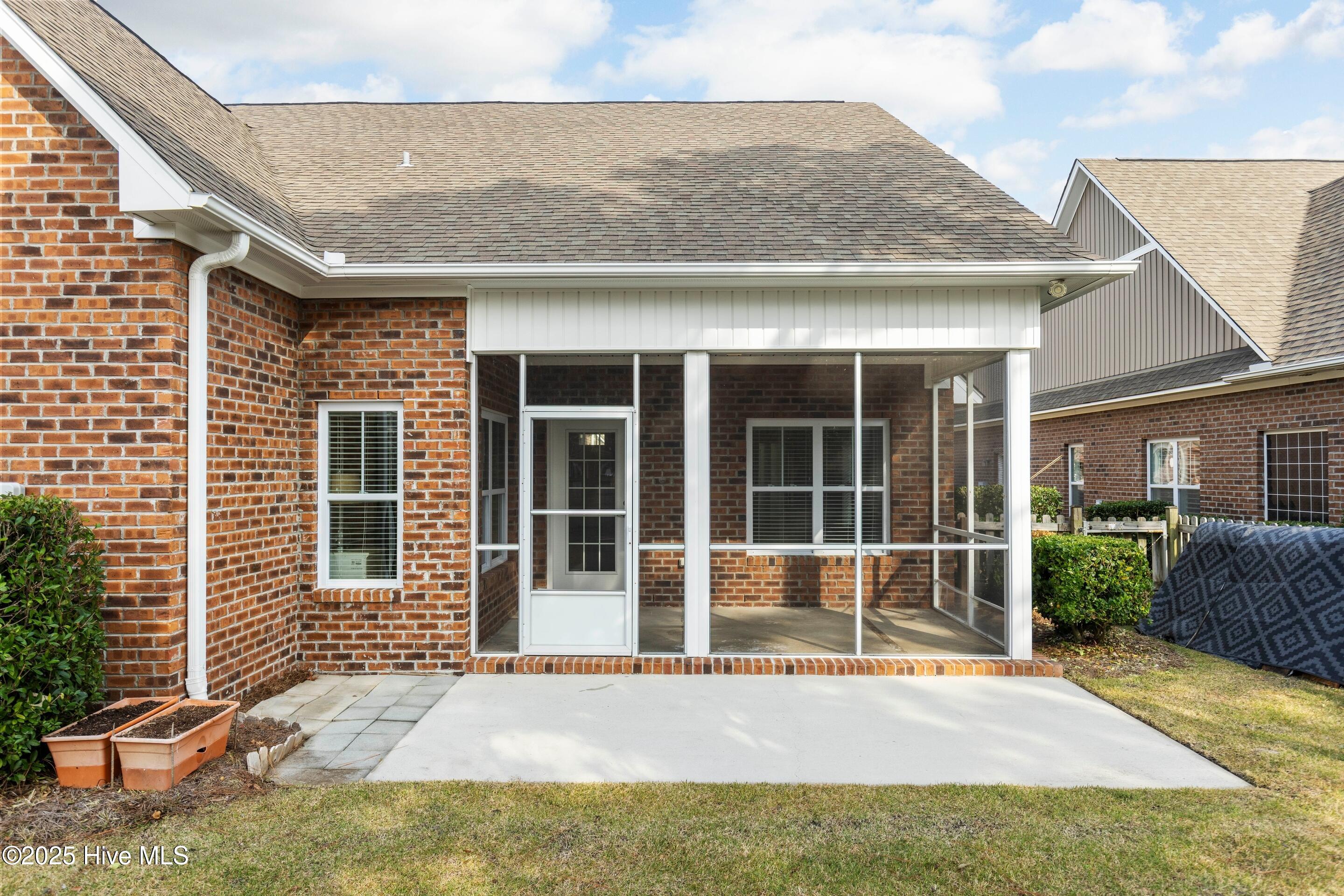 100542778 | Photo 44