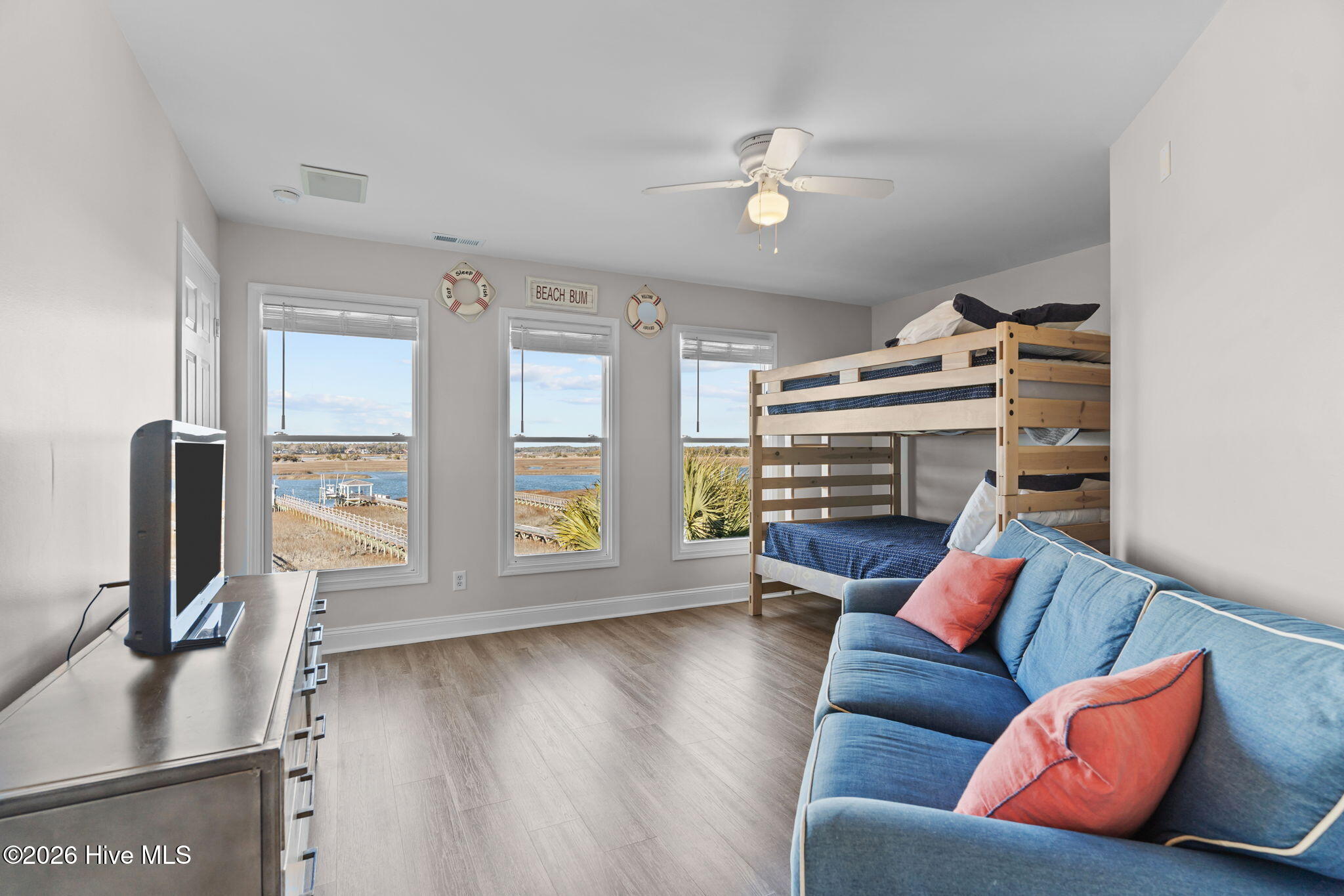 100554920 | Photo 28