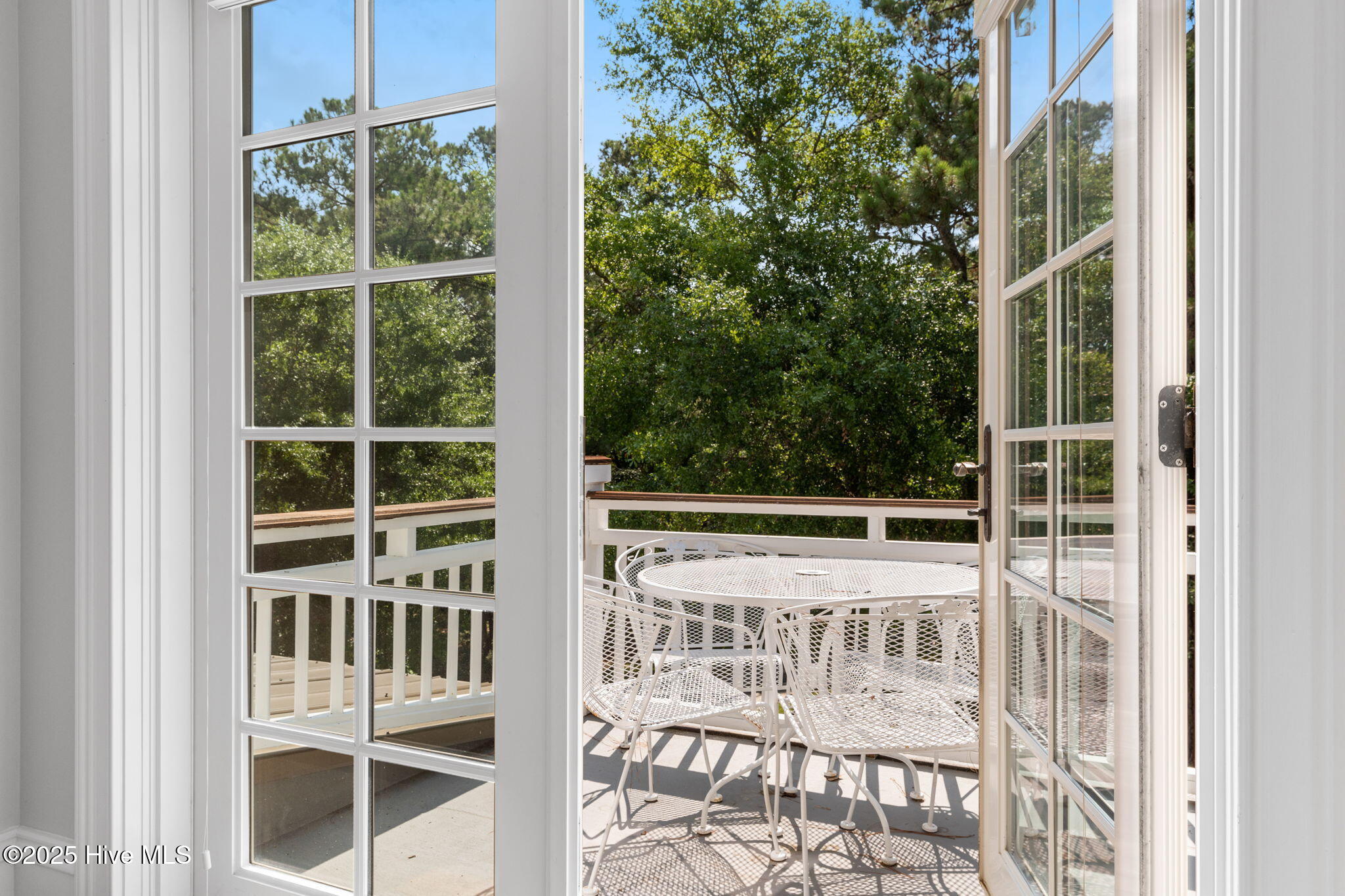 100512246 | Photo 48