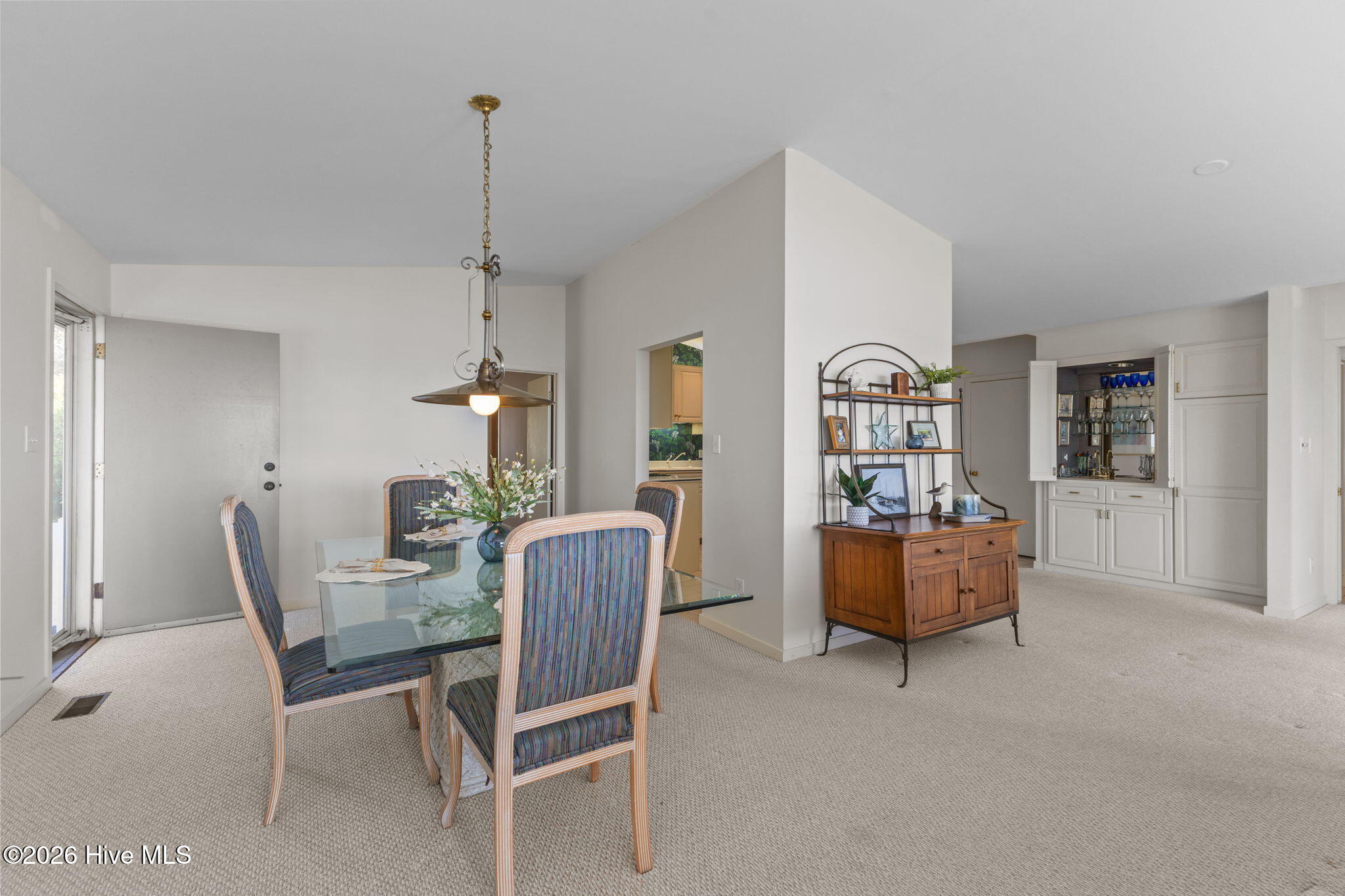 100564648 | Photo 14