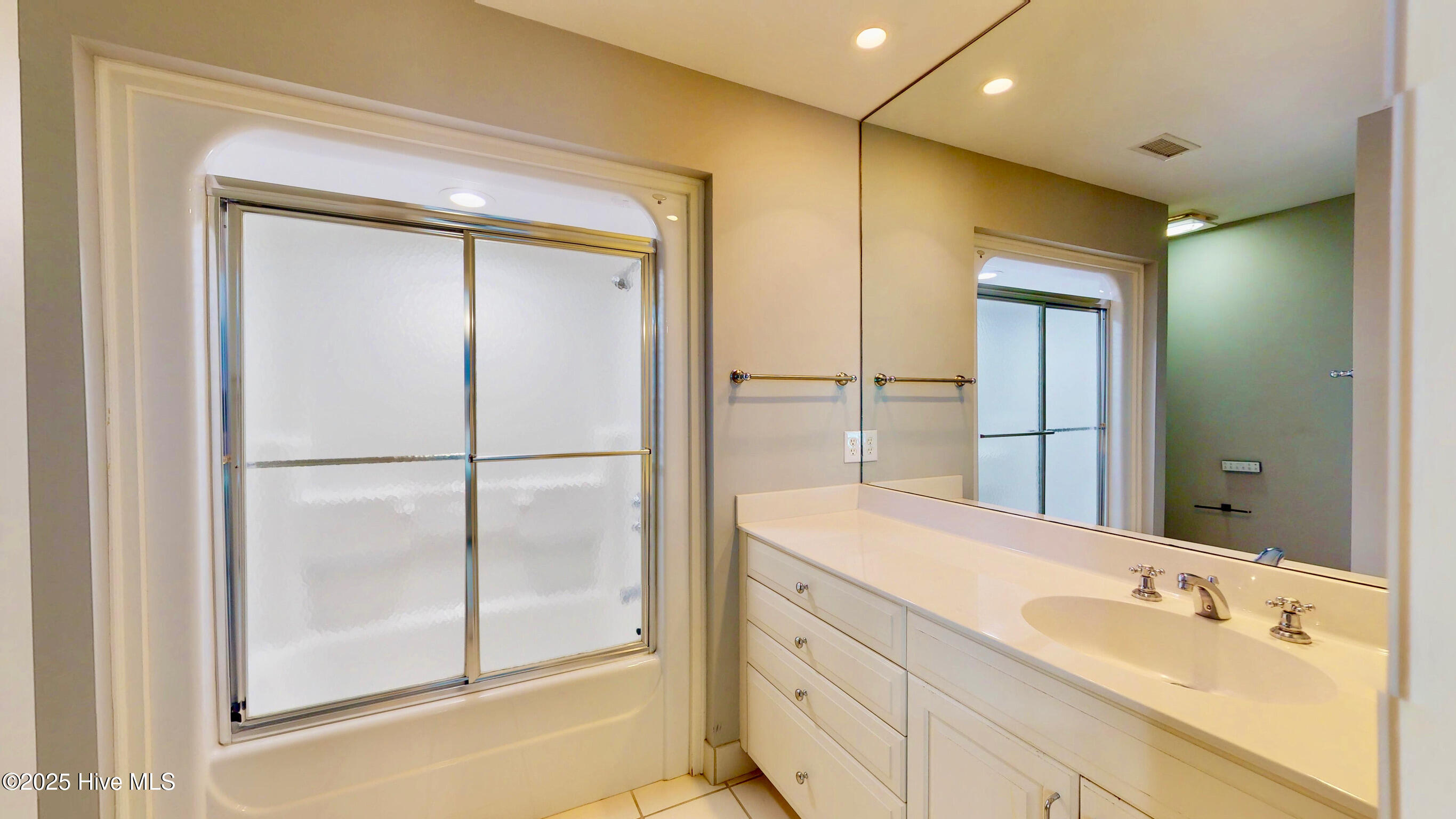 100543231 | Photo 52