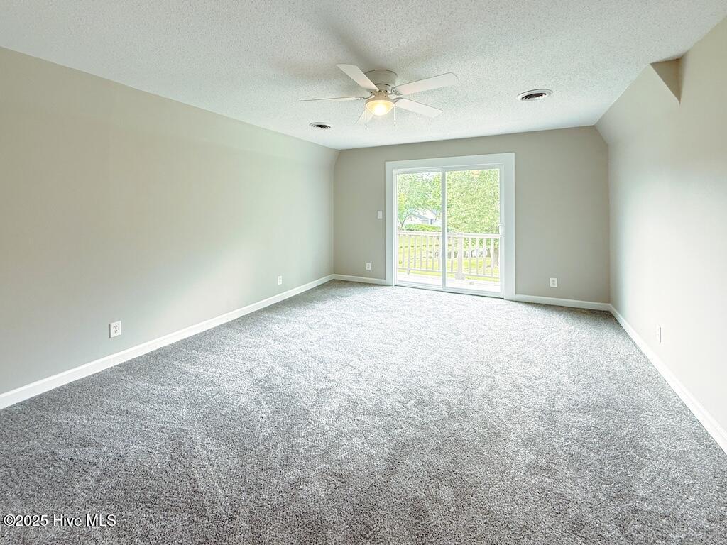 100519170 | Photo 33