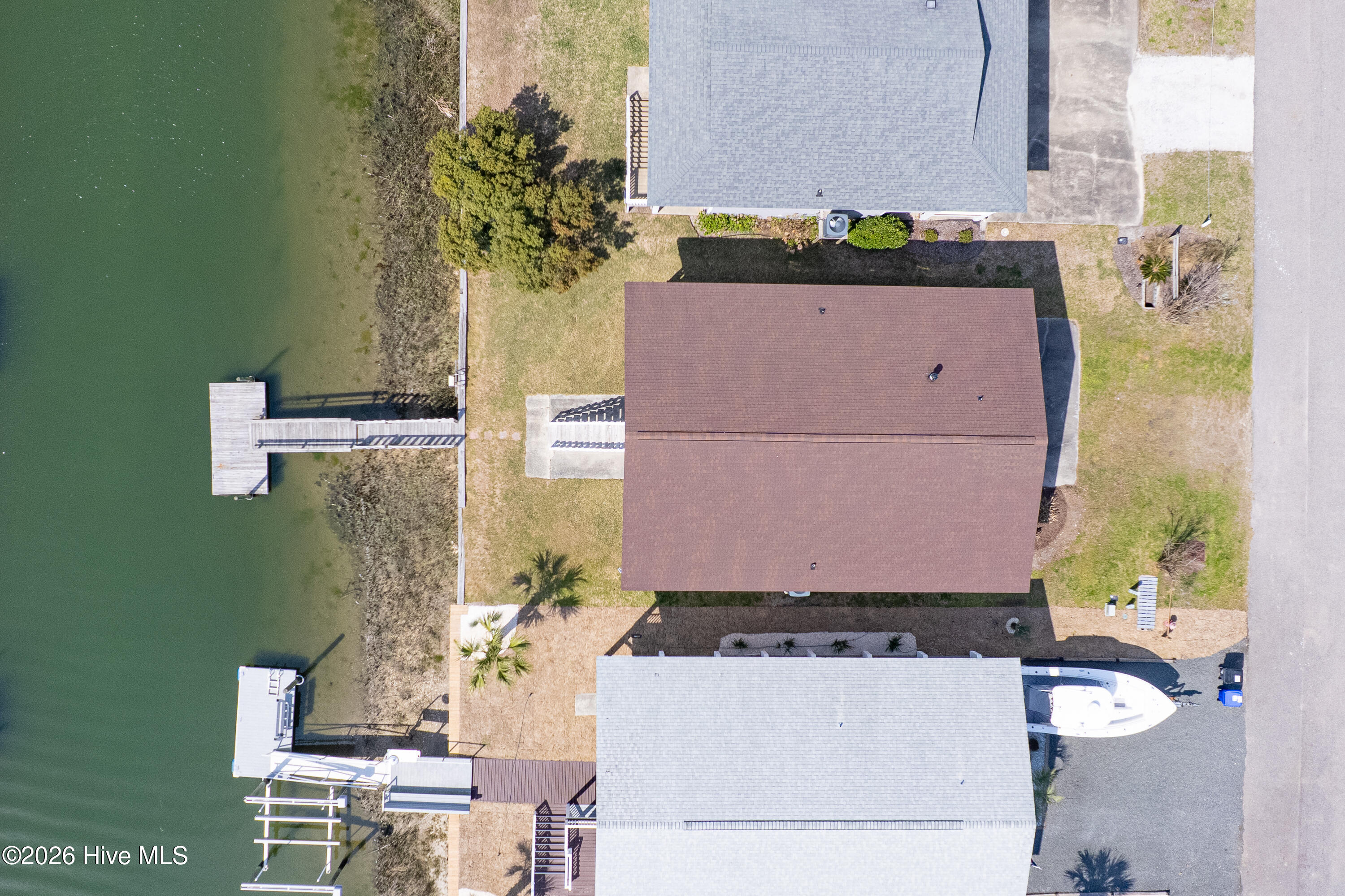 100562663 | Photo 46