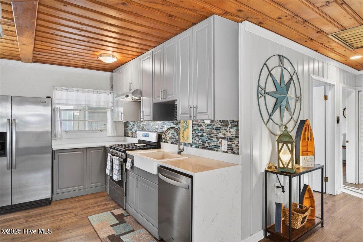 100547366 | Photo 17