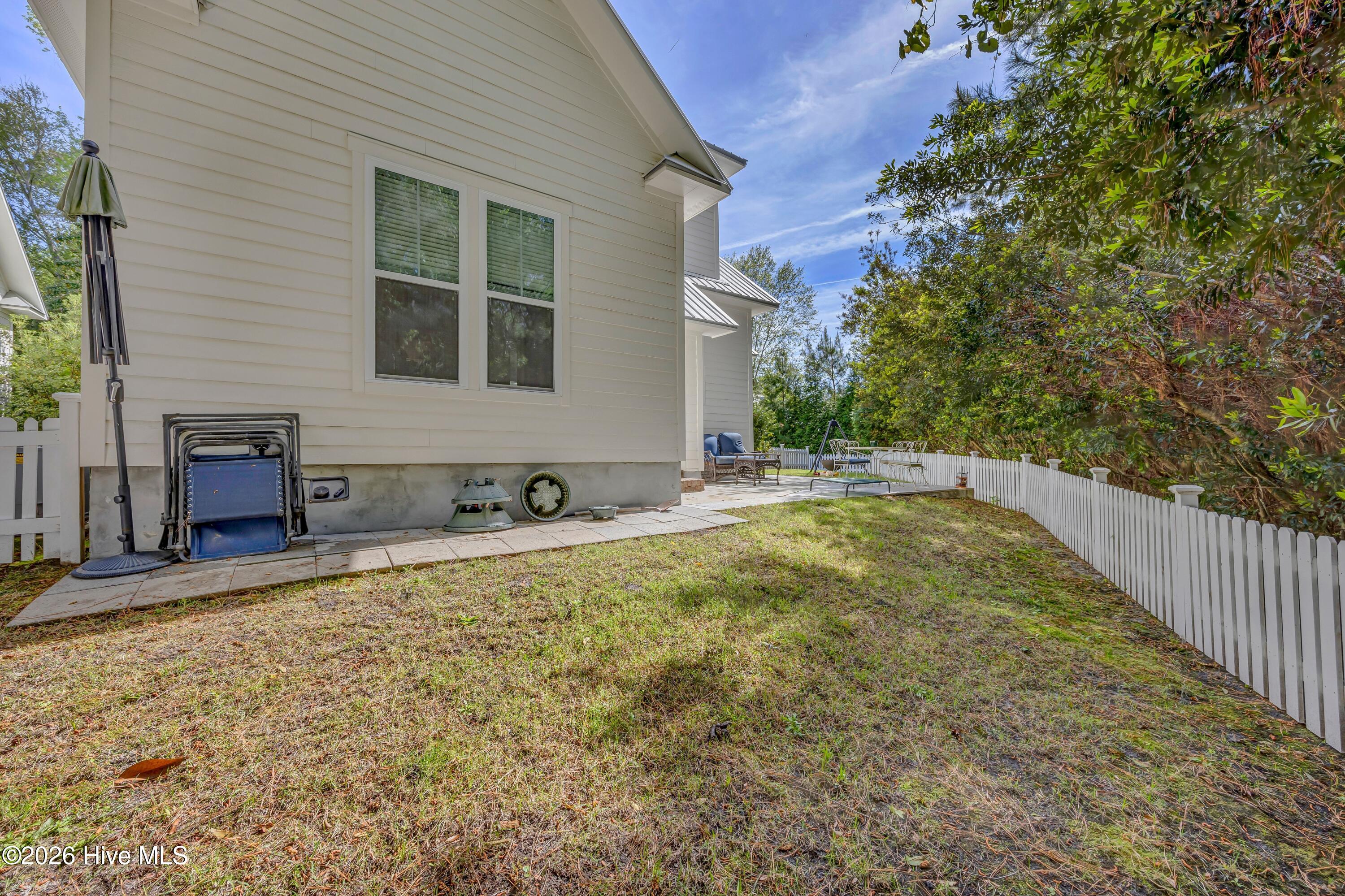 100567023 | Photo 25