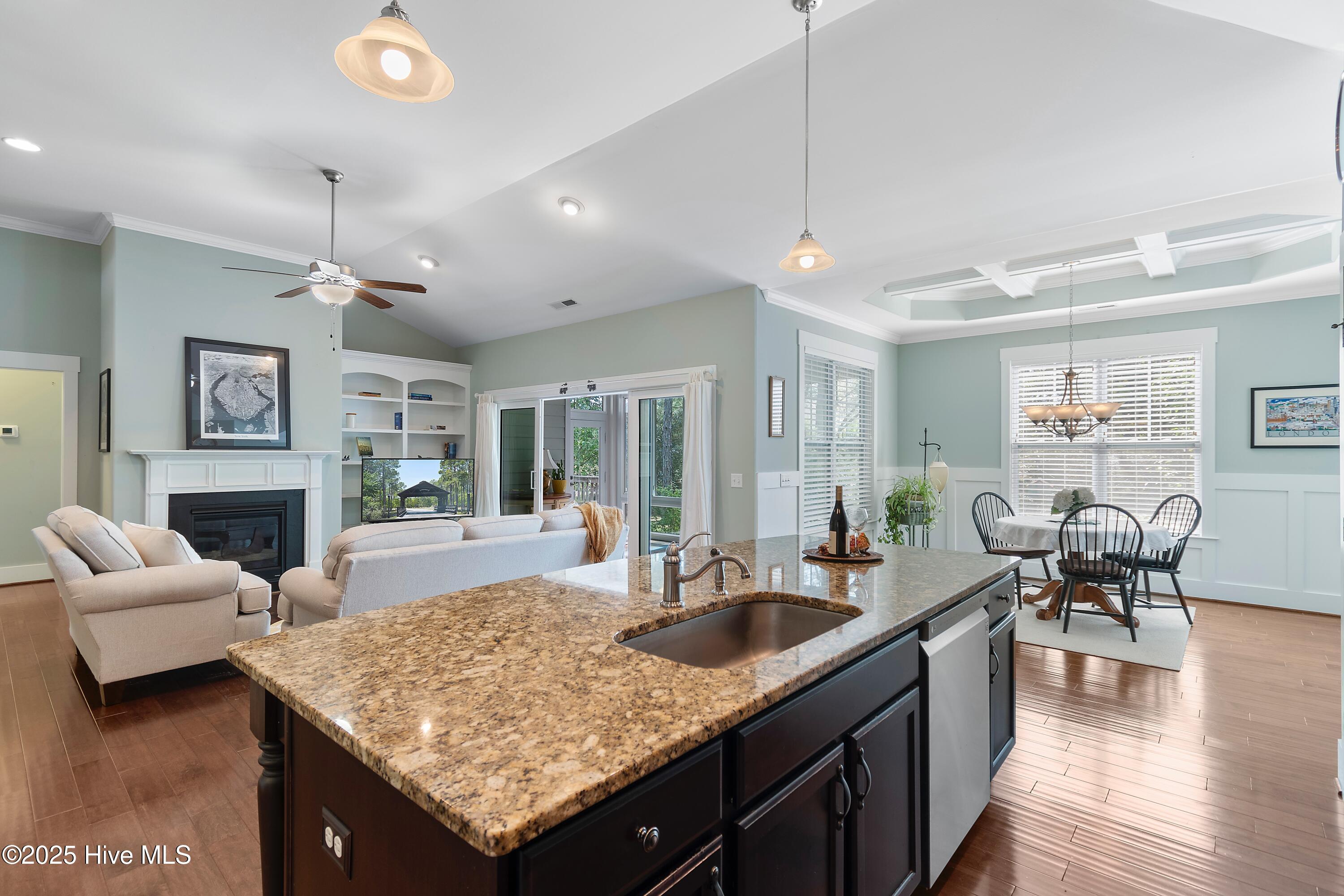 100534915 | Photo 18