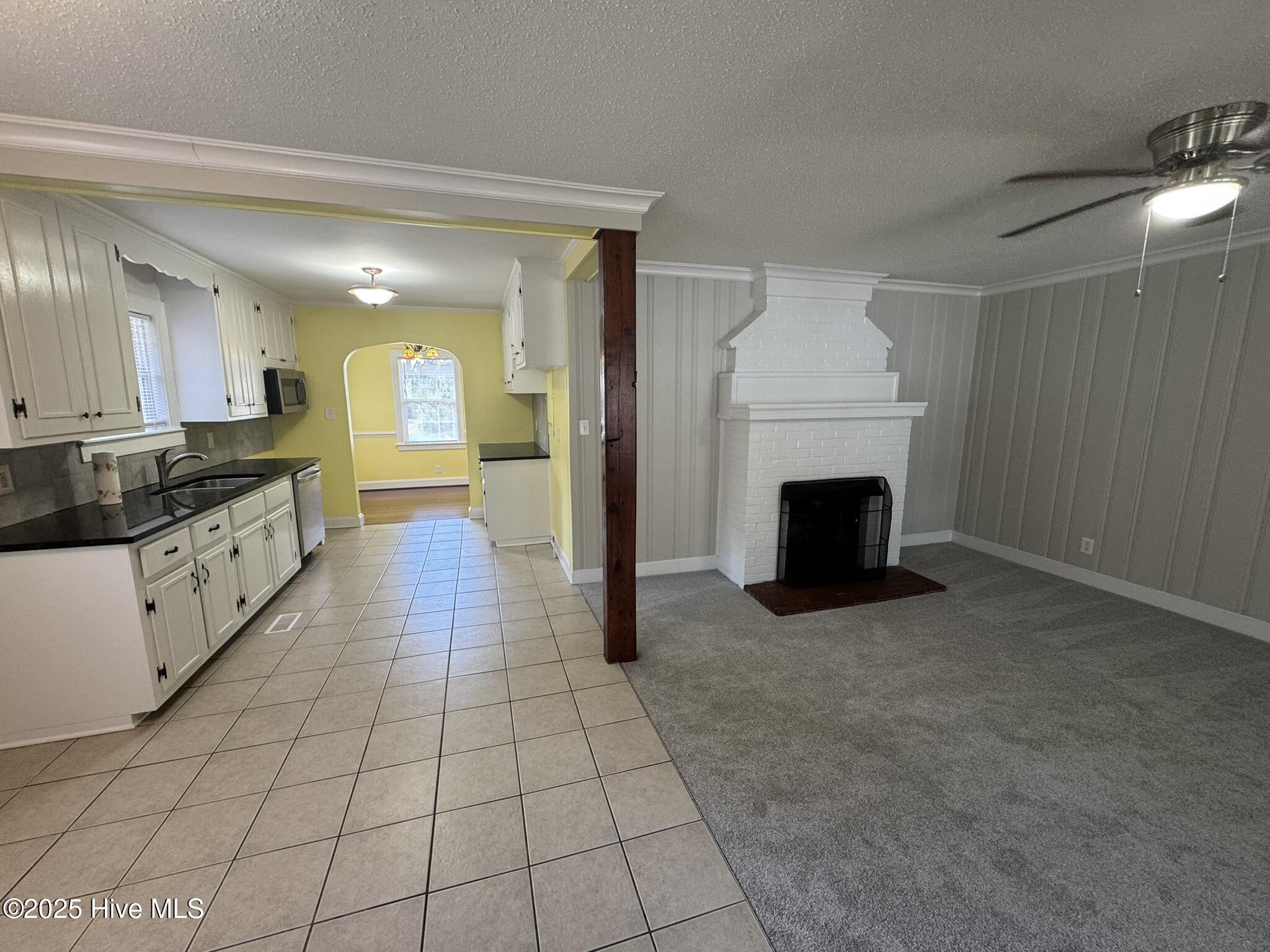 DC74C01A-14BD-4D7B-9E78-720780ABE304_1_1