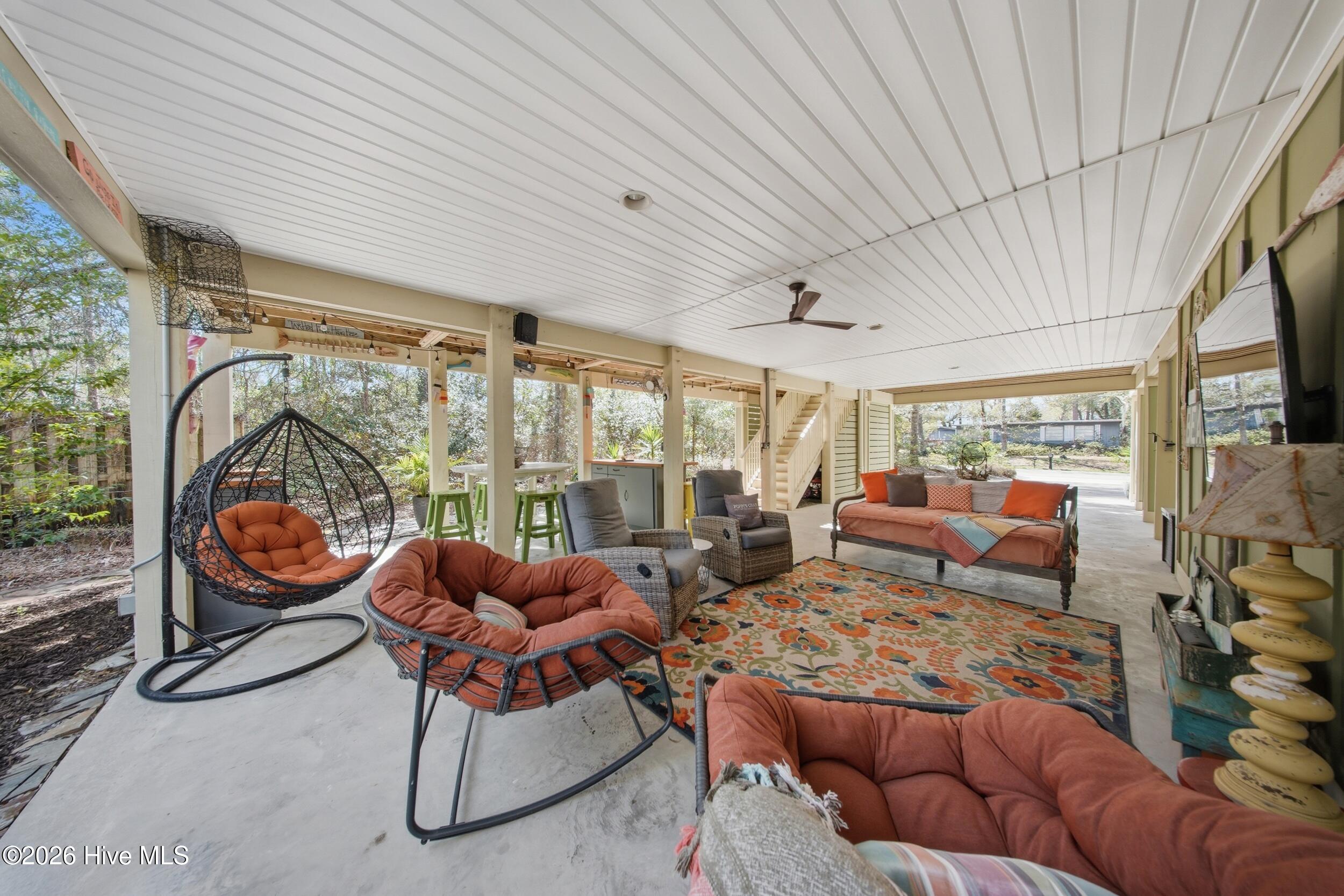 100561155 | Photo 62