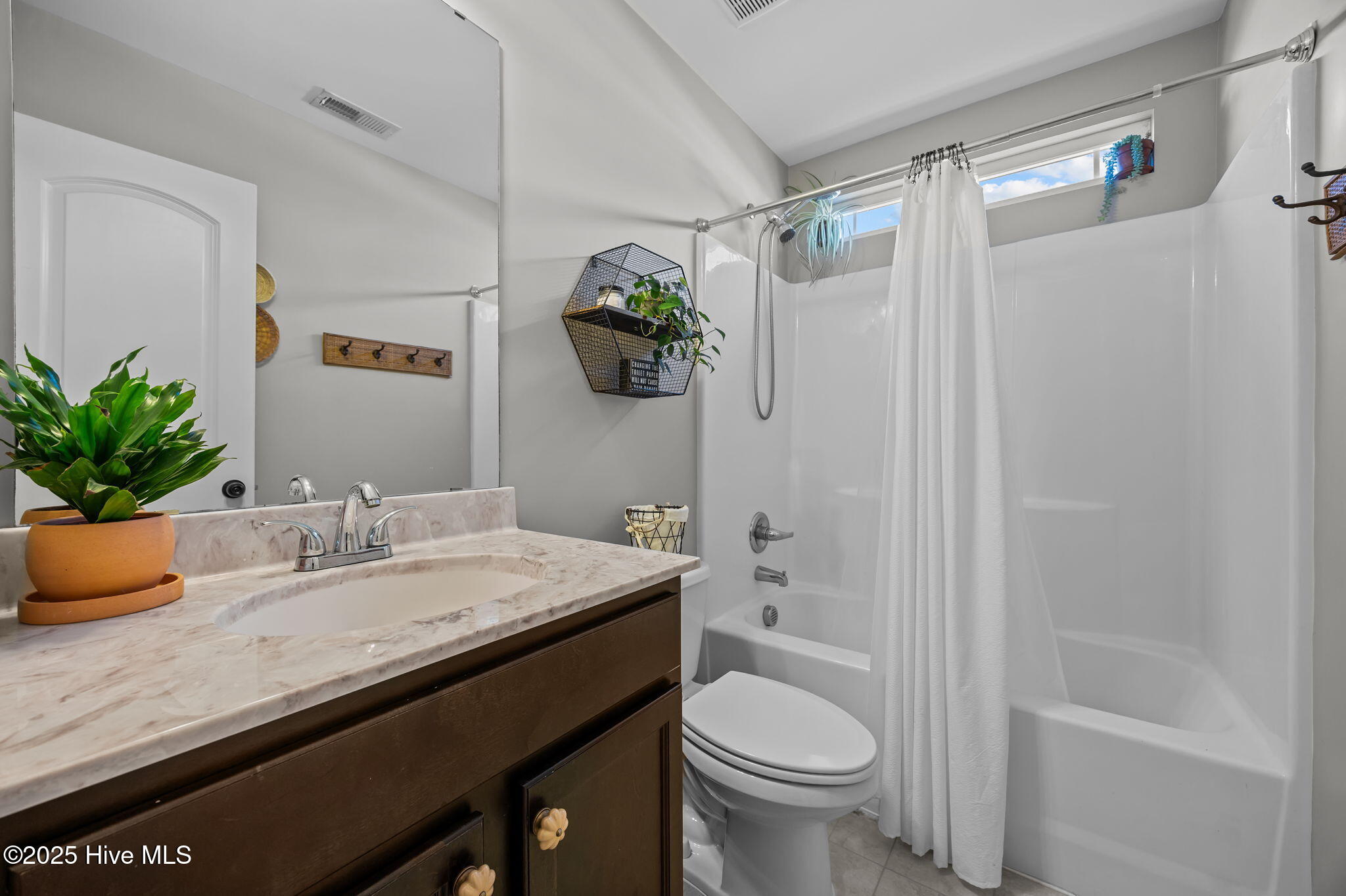 100537004 | Photo 21