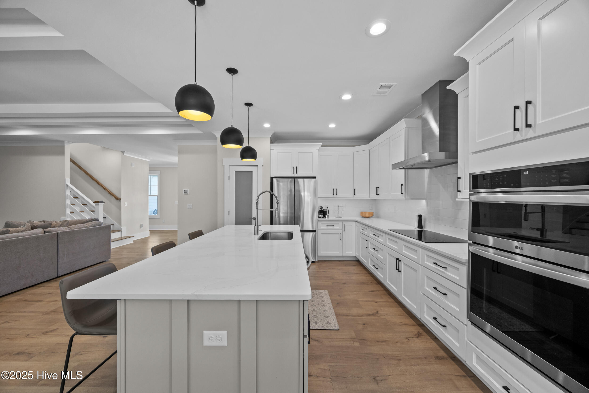 100532896 | Photo 13