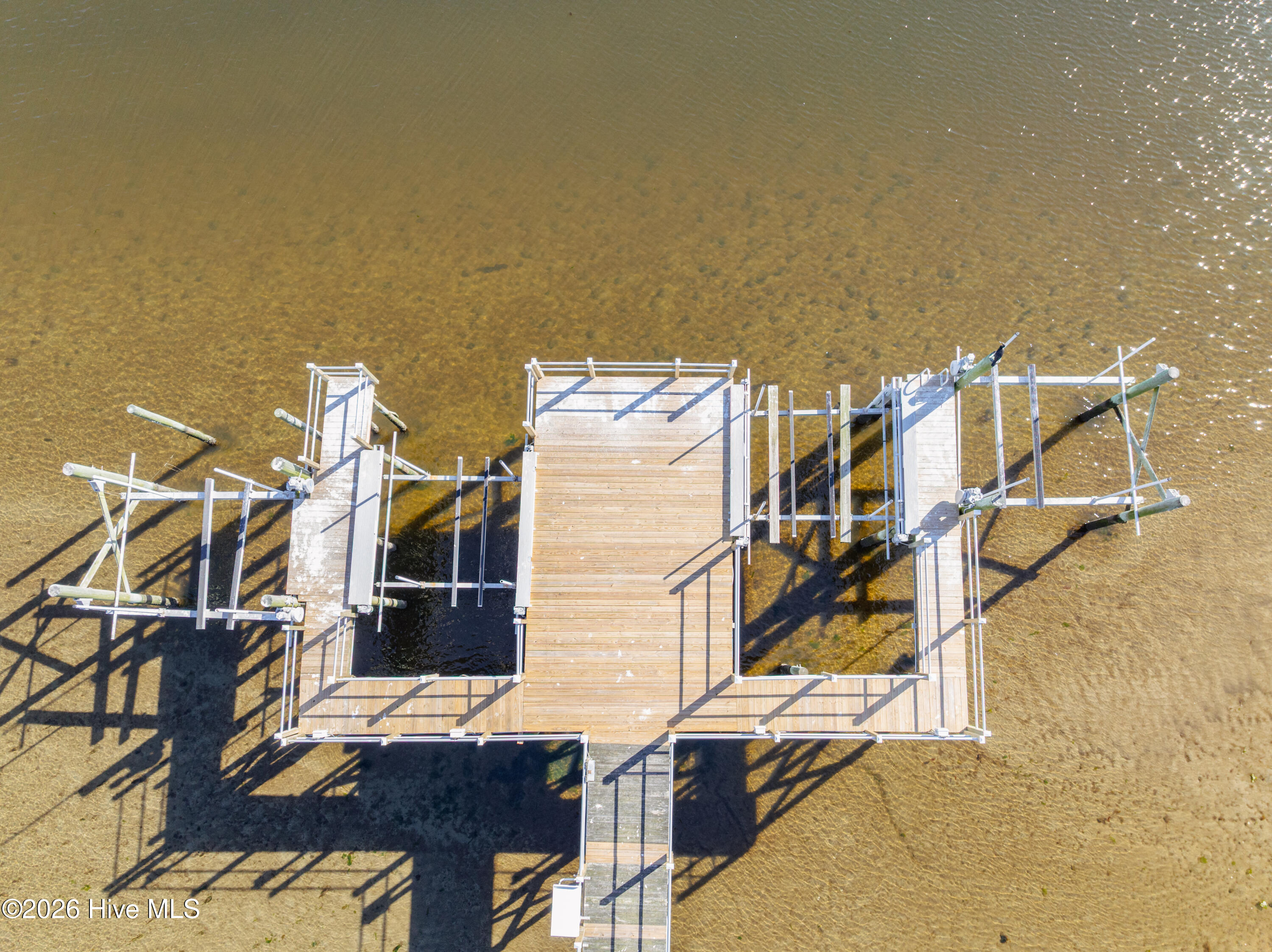 100556700 | Photo 72