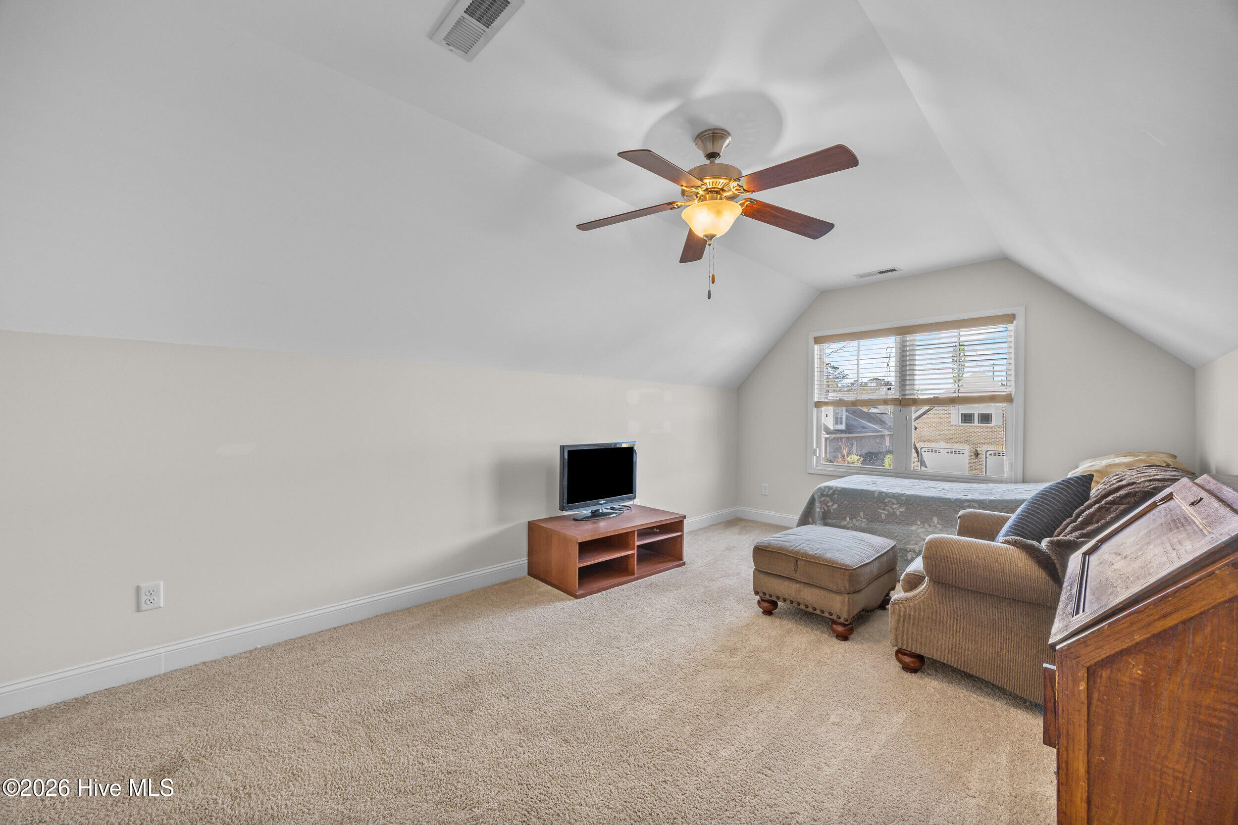 100550084 | Photo 30