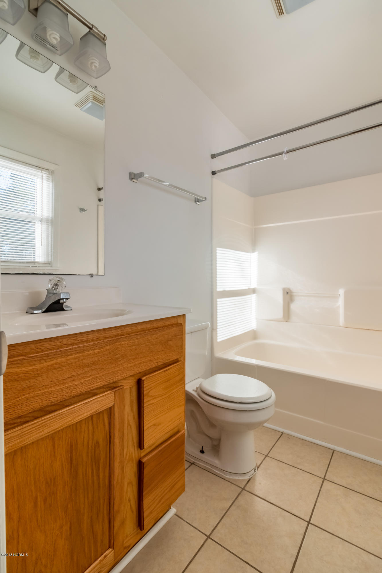 100548764 | Photo 12