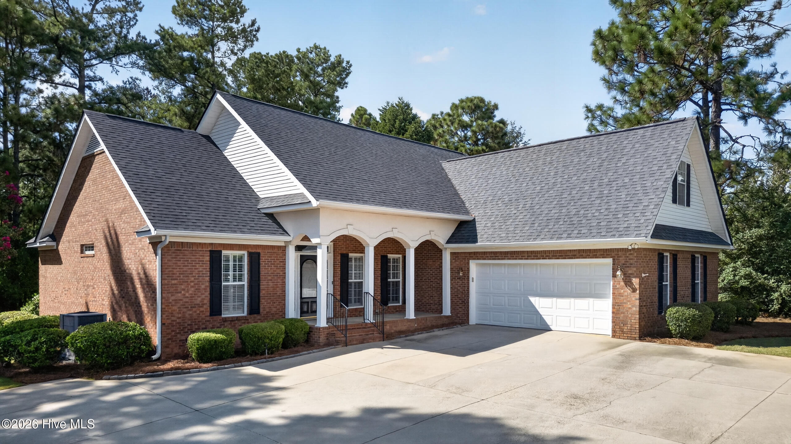 Photo 1 of Single family home for sale at 212 Red Oak Ln, Aiken, SC 29803 | MLS# 100601121 | Listing updated on 2026-09-04