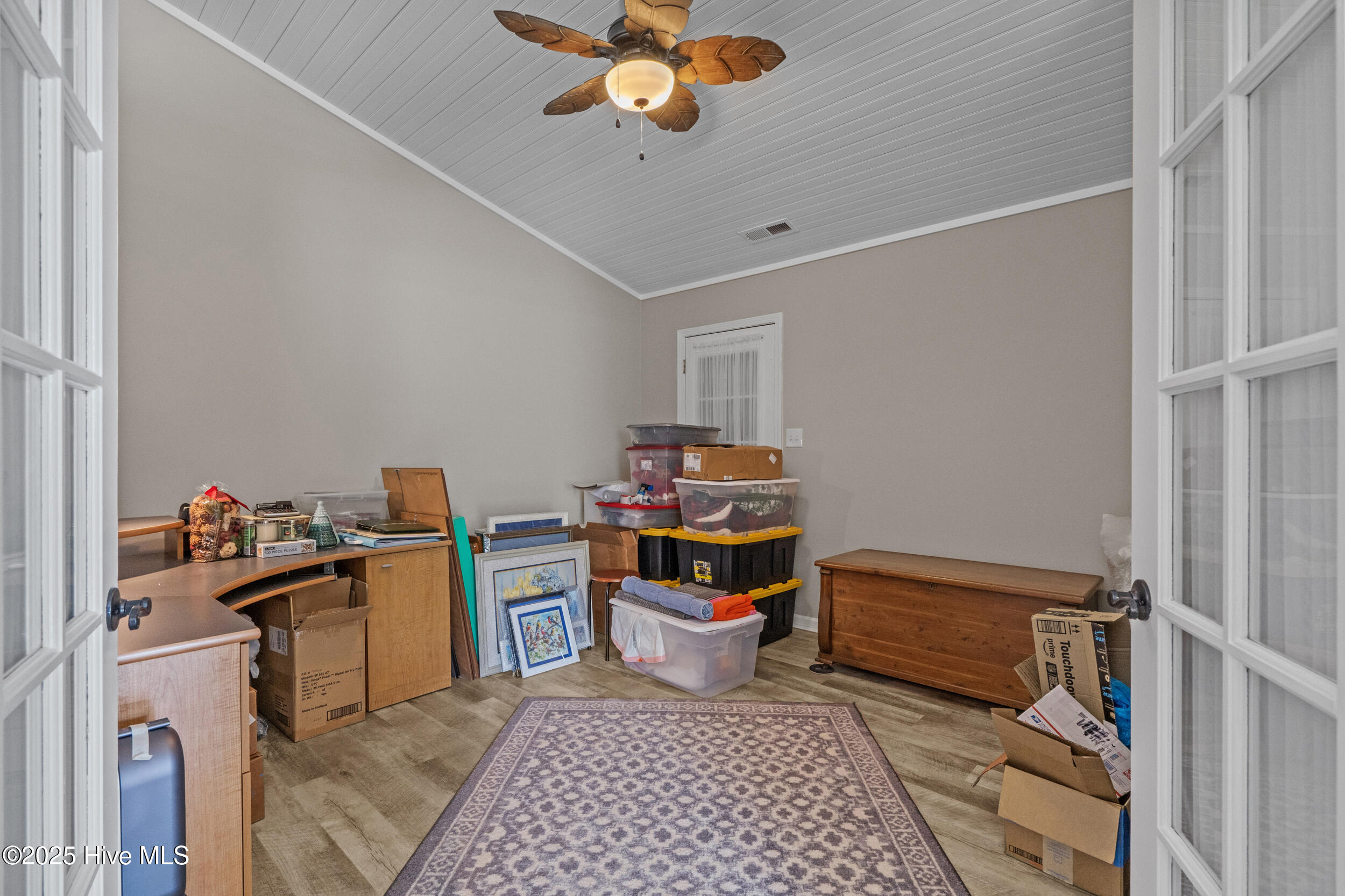 100542117 | Photo 22