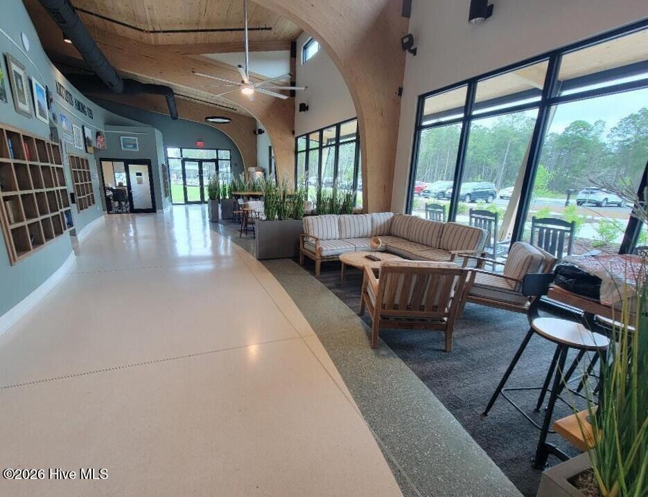 100566129 | Photo 60