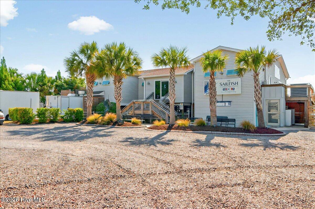 100548253 | Photo 62