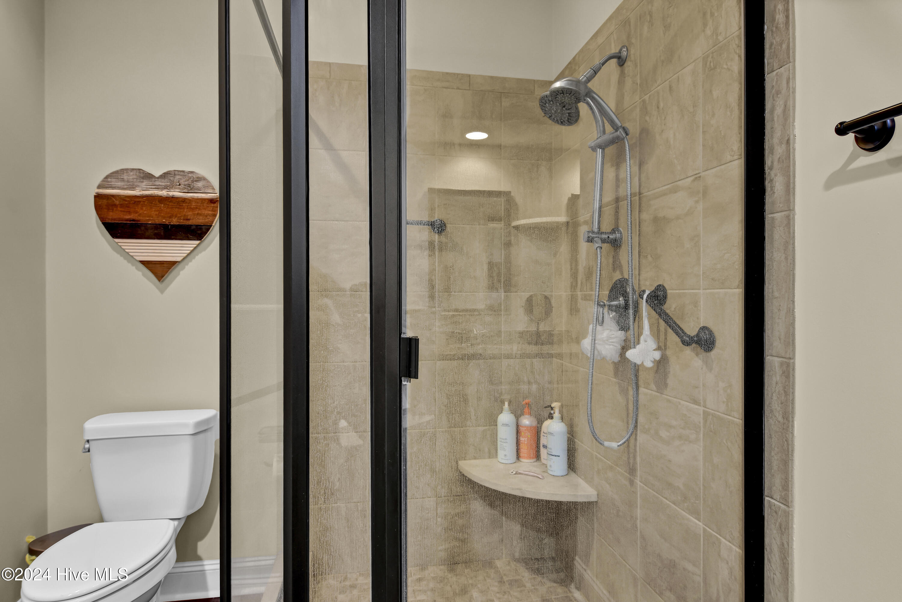 100484995 | Photo 19