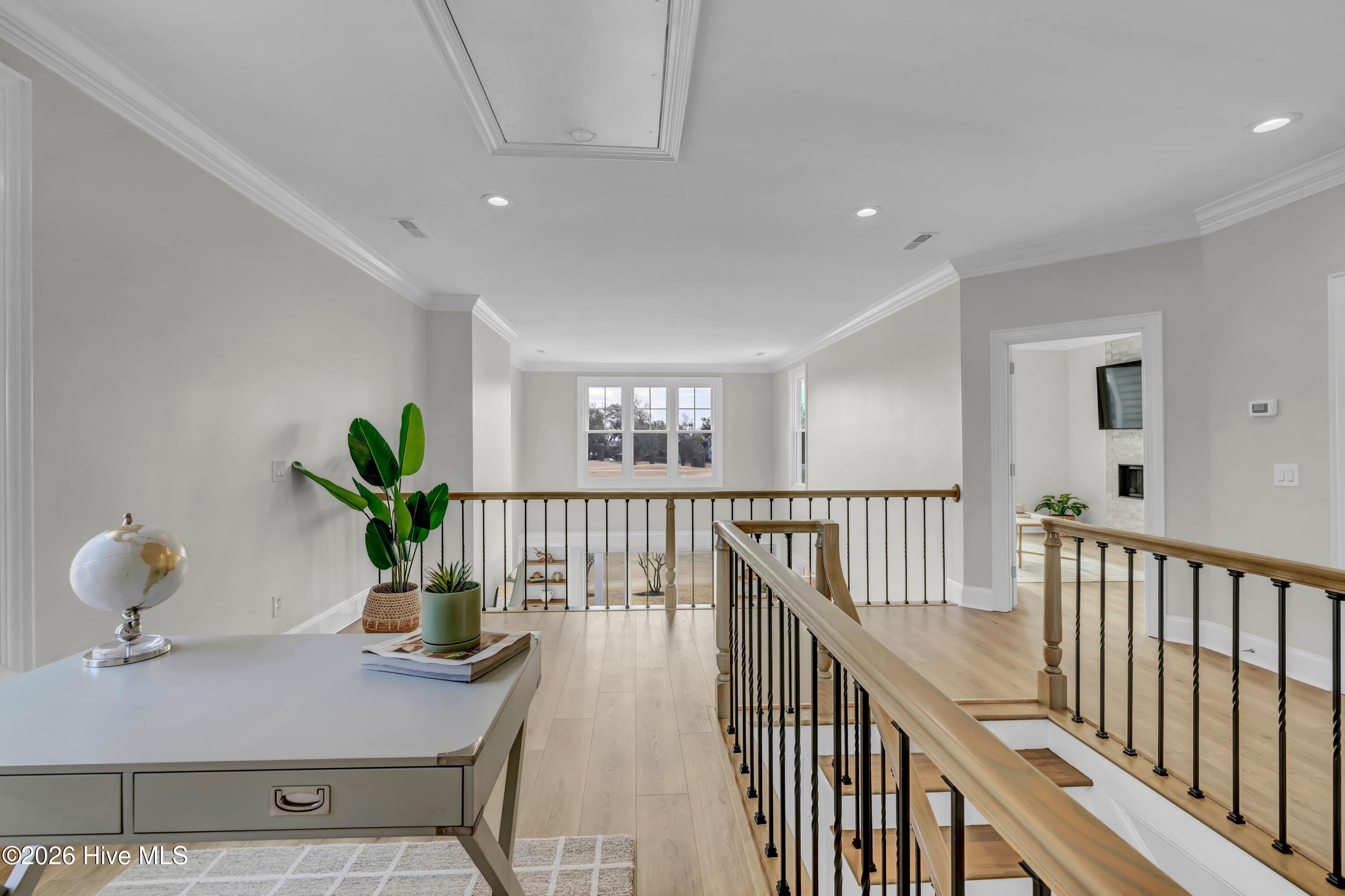 100552340 | Photo 36