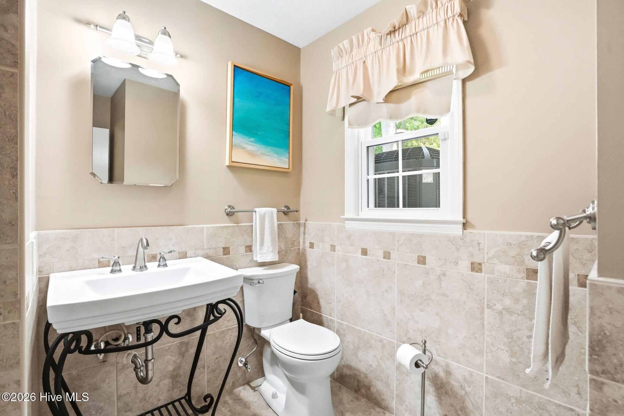 100568648 | Photo 34