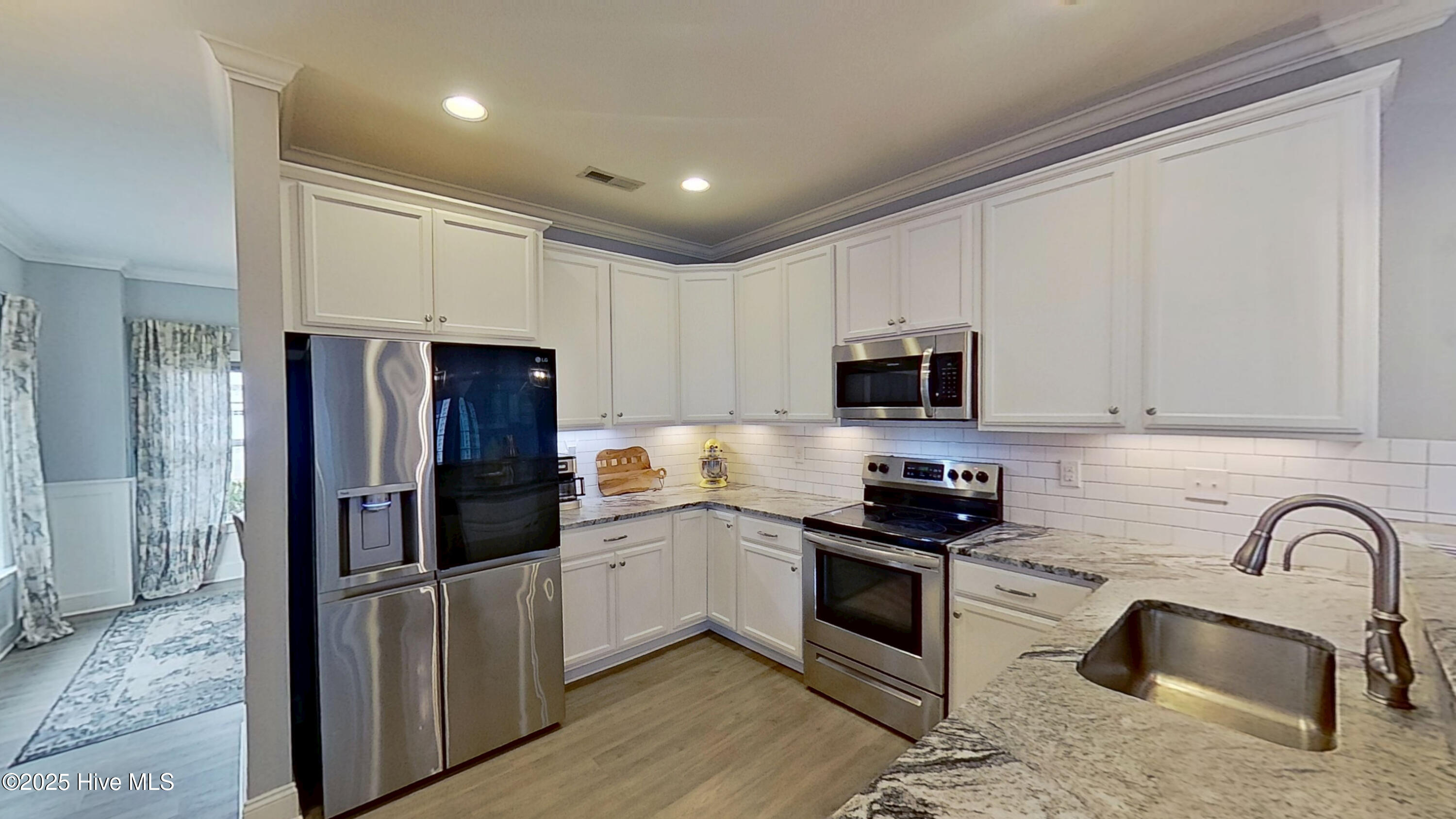 100544471 | Photo 10