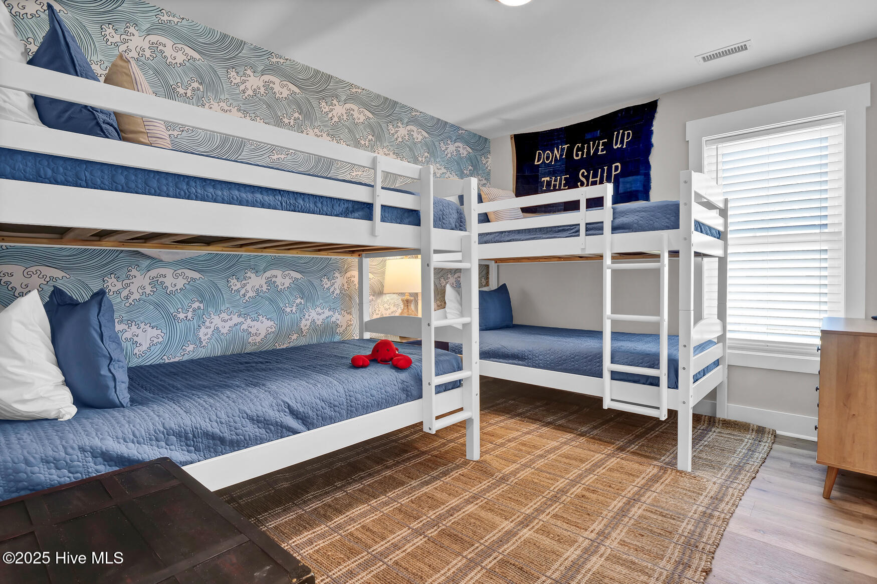 100544154 | Photo 45