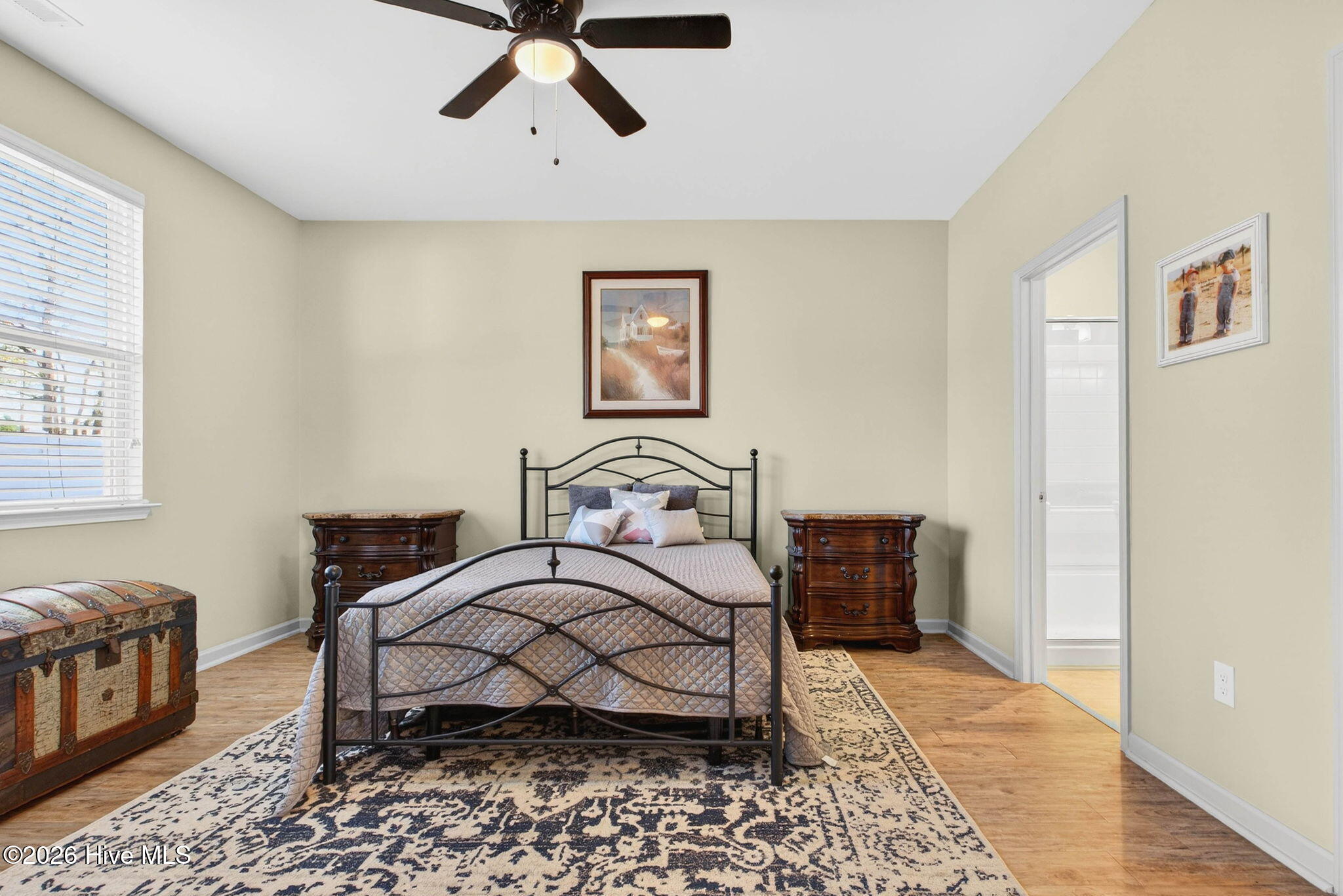 100555390 | Photo 12