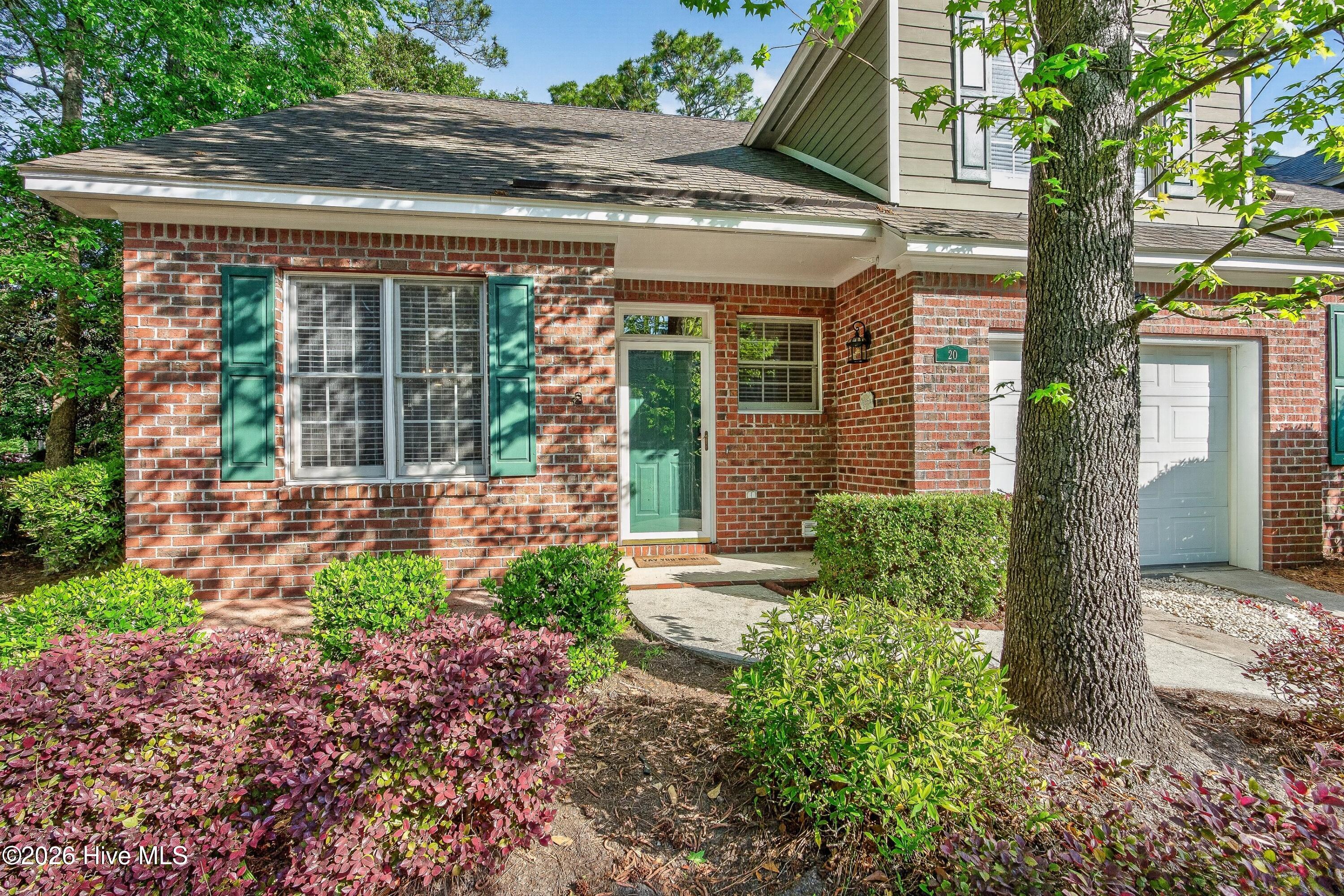 100566829 | Photo 25