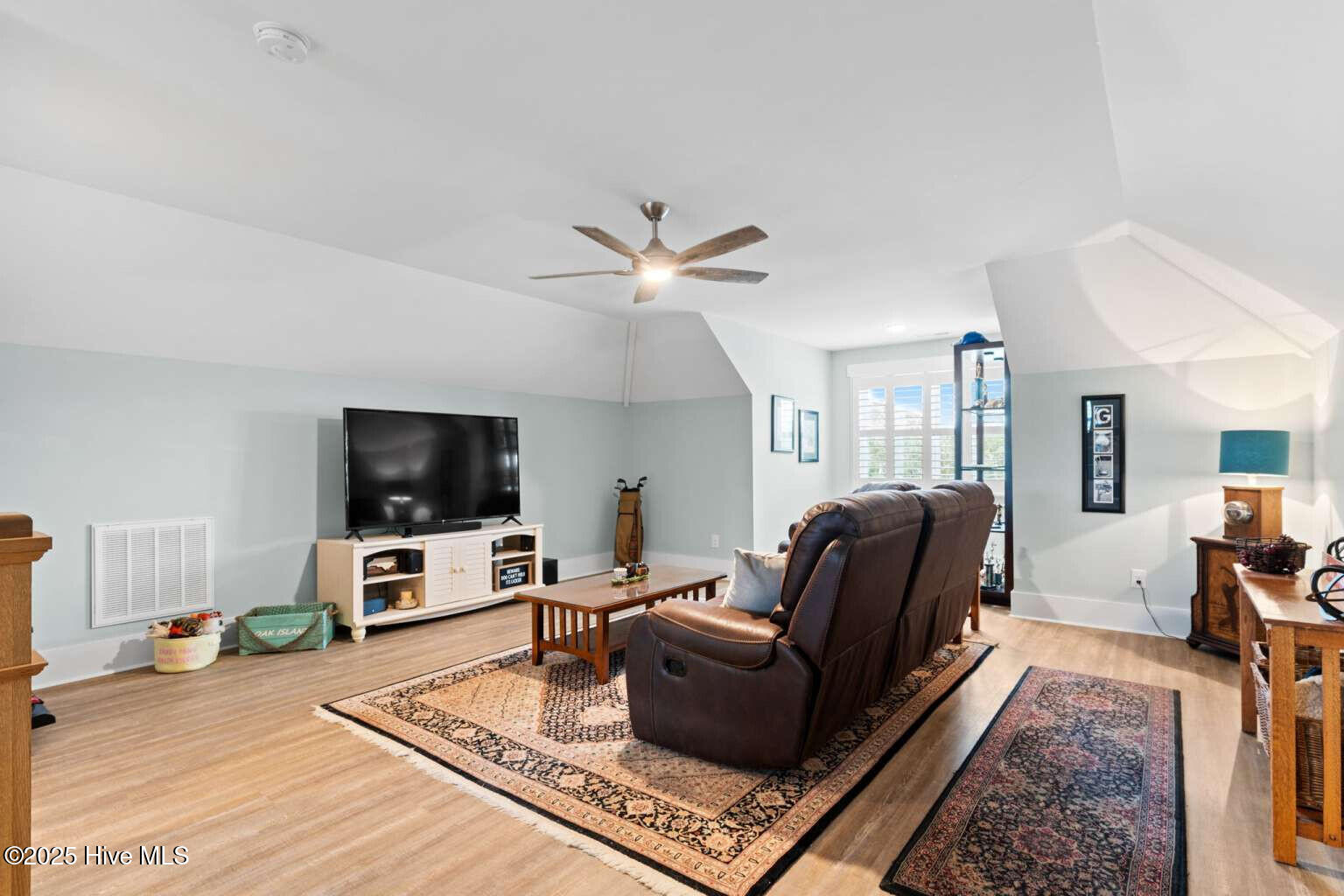 100530686 | Photo 14