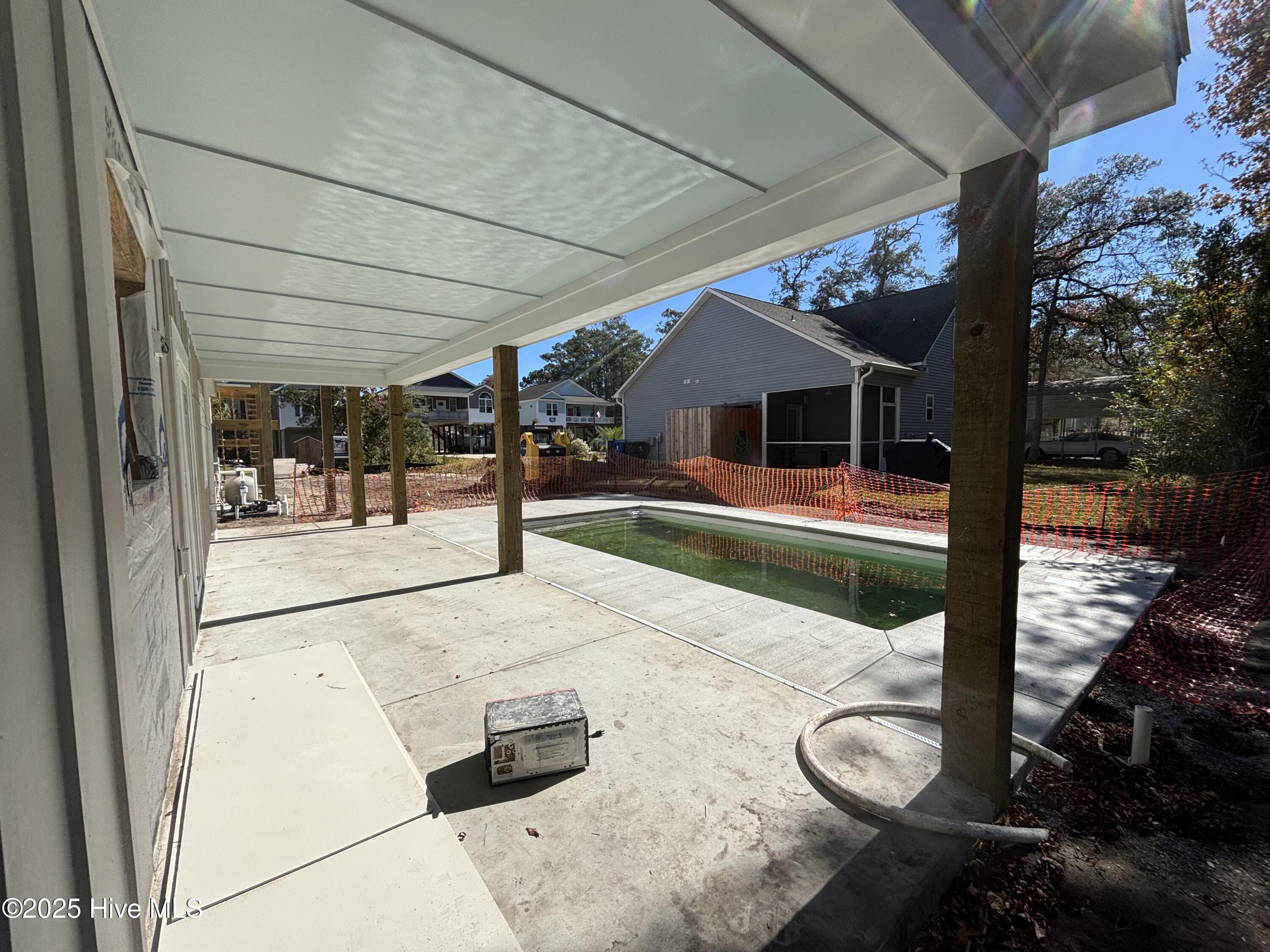 100516902 | Photo 123