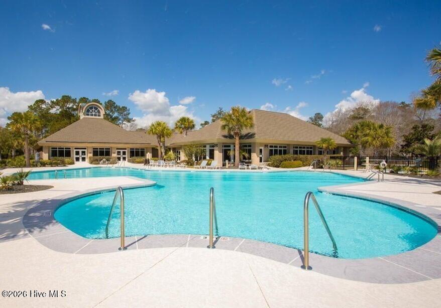 100566129 | Photo 52