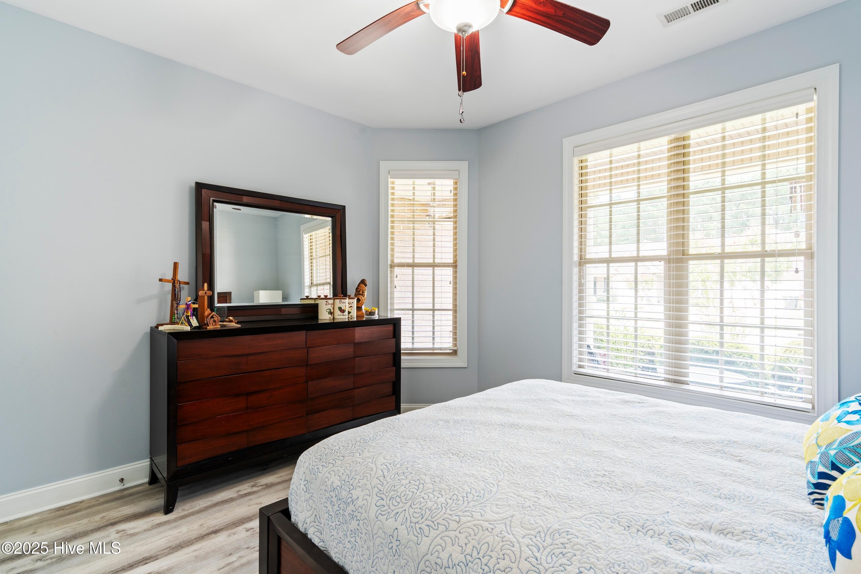 100541104 | Photo 23