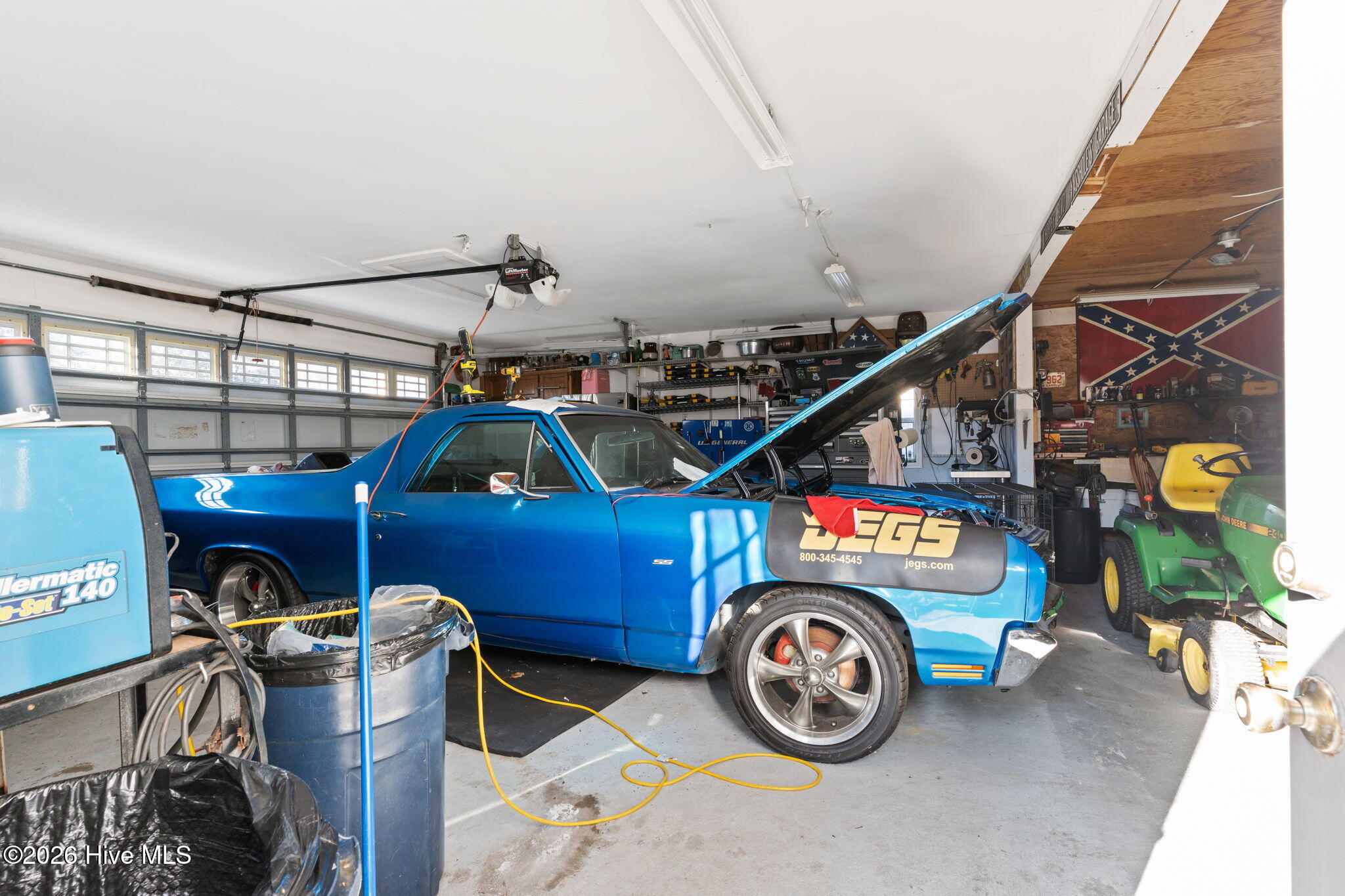 100549900 | Photo 36