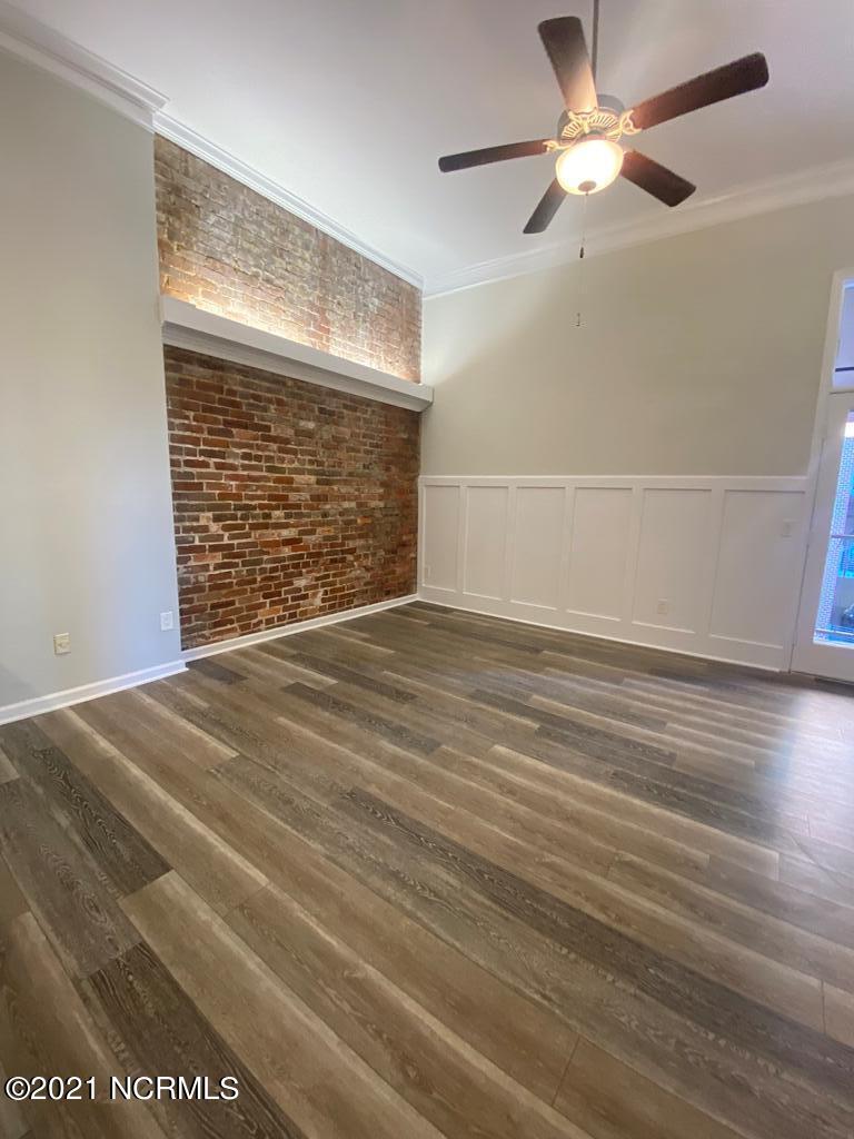 100566983 | Photo 12