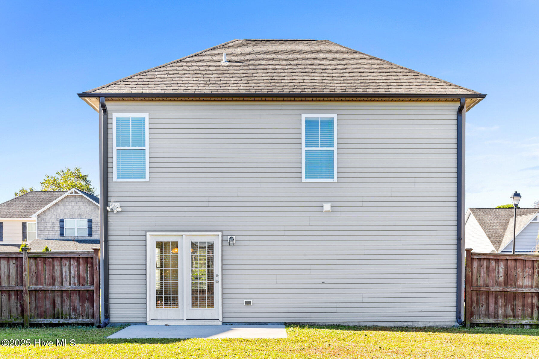 100538426 | Photo 35