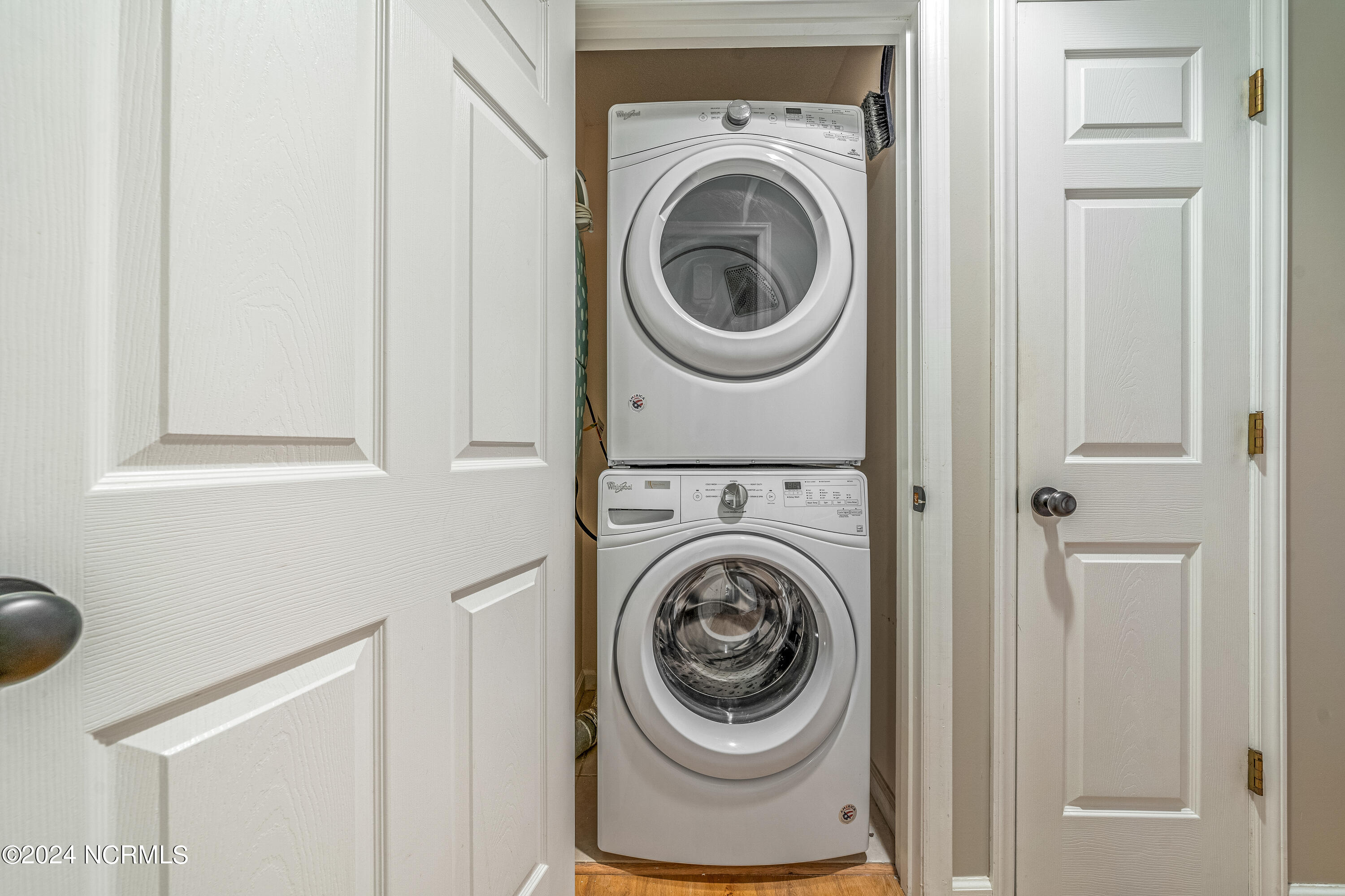 100568479 | Photo 27