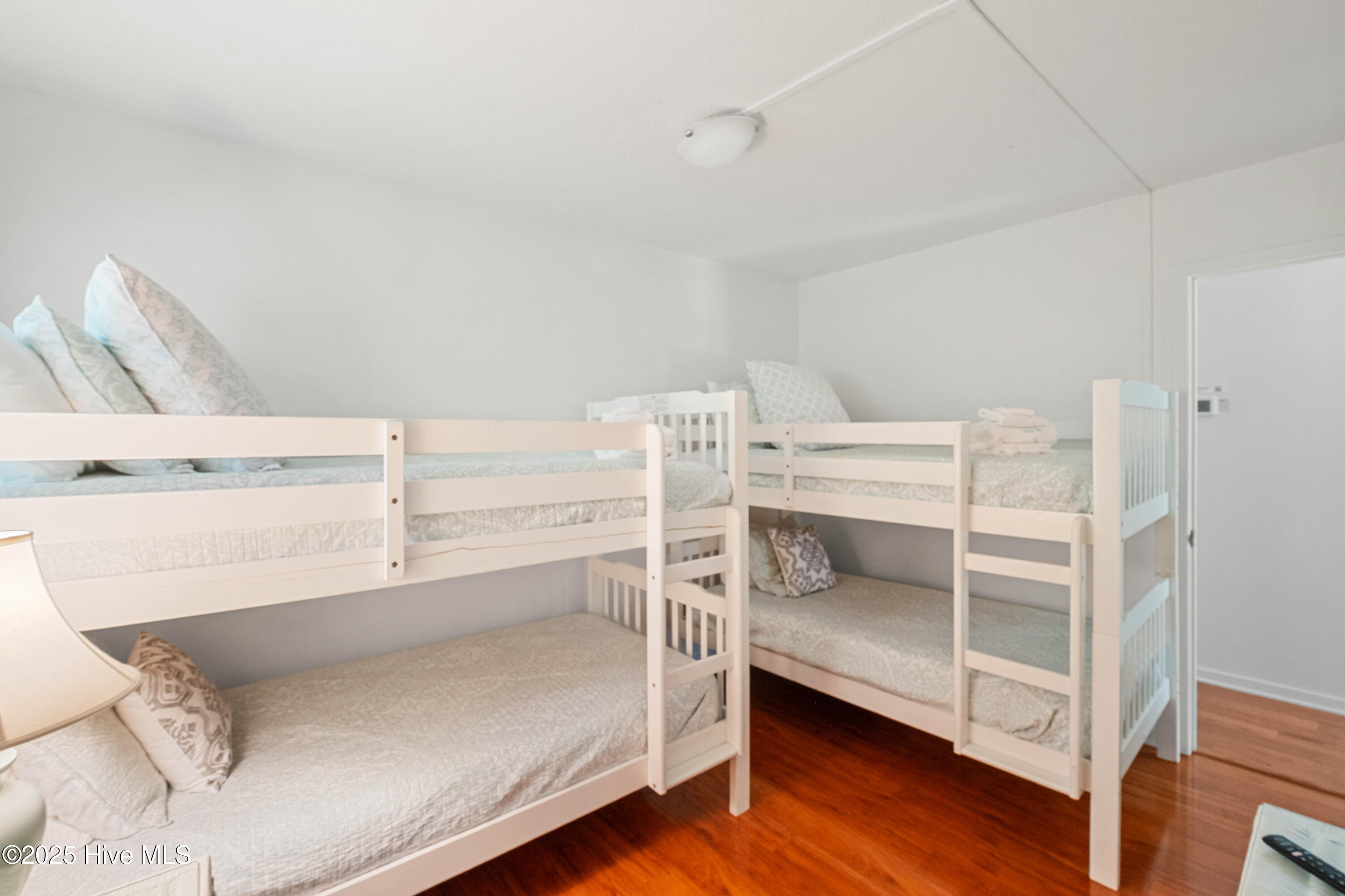 100540303 | Photo 31