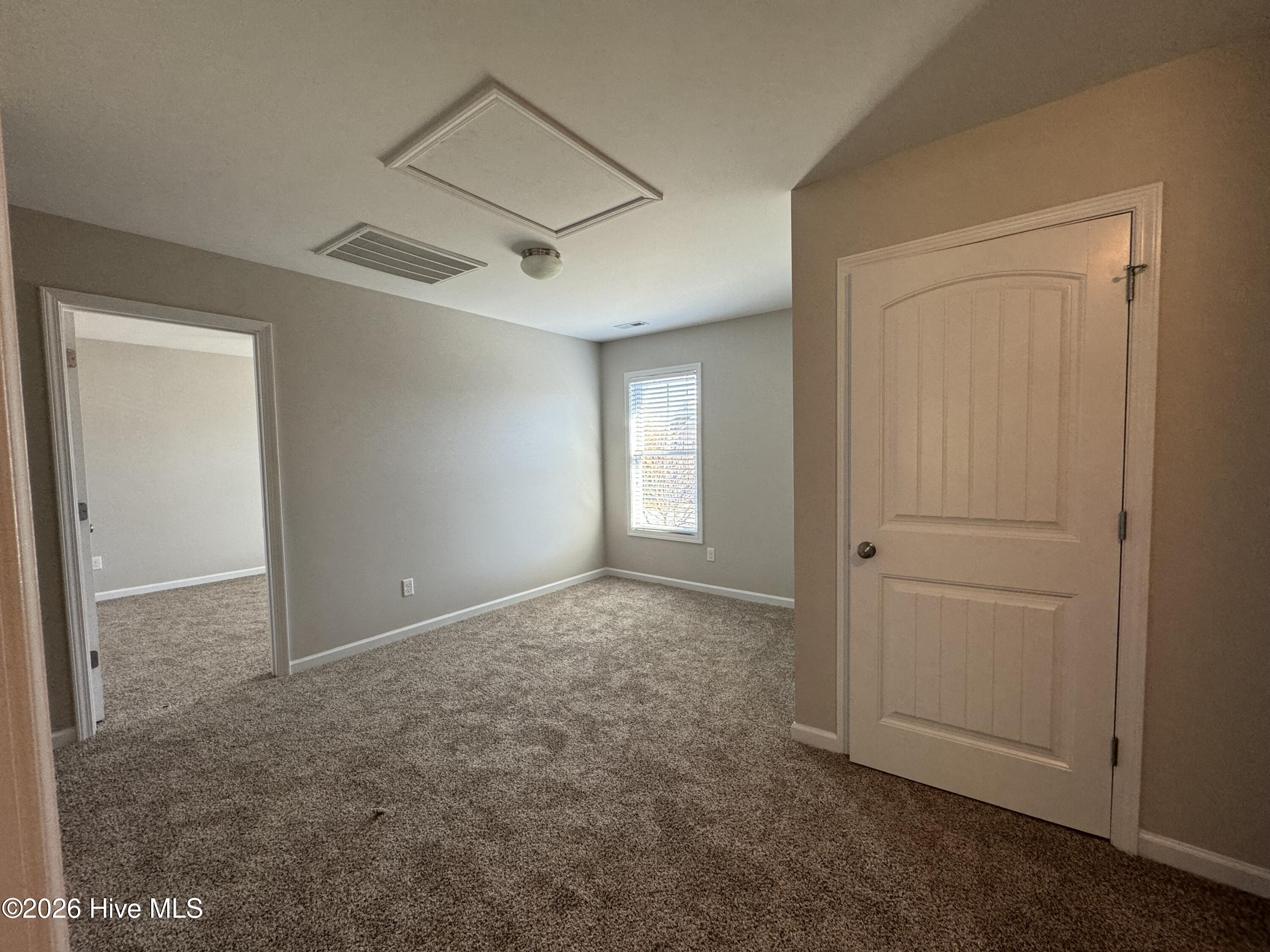 100549154 | Photo 25