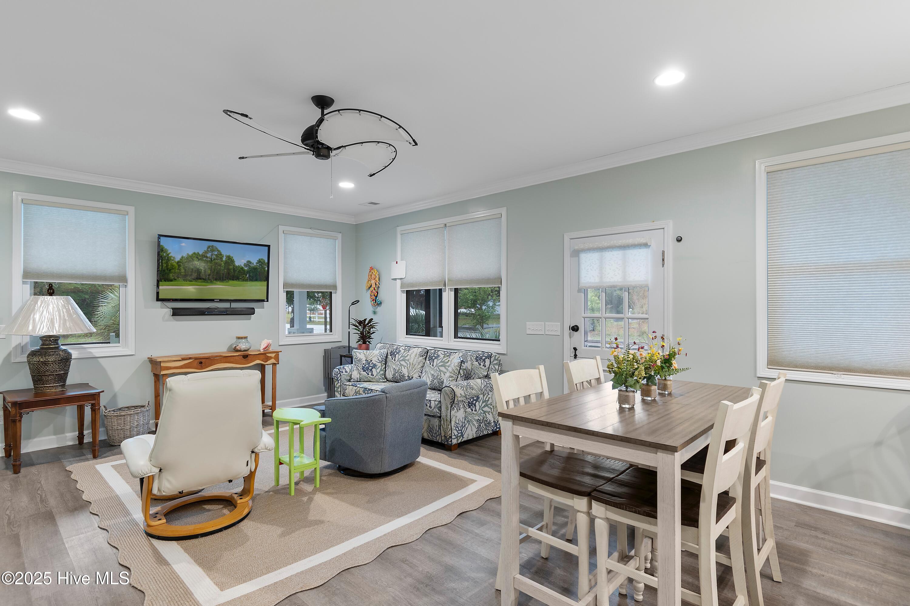 100538437 | Photo 16