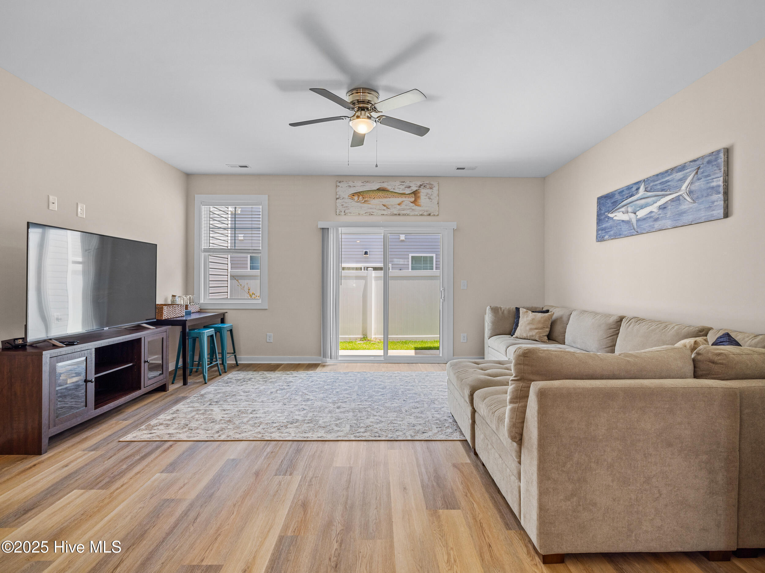 100541622 | Photo 14