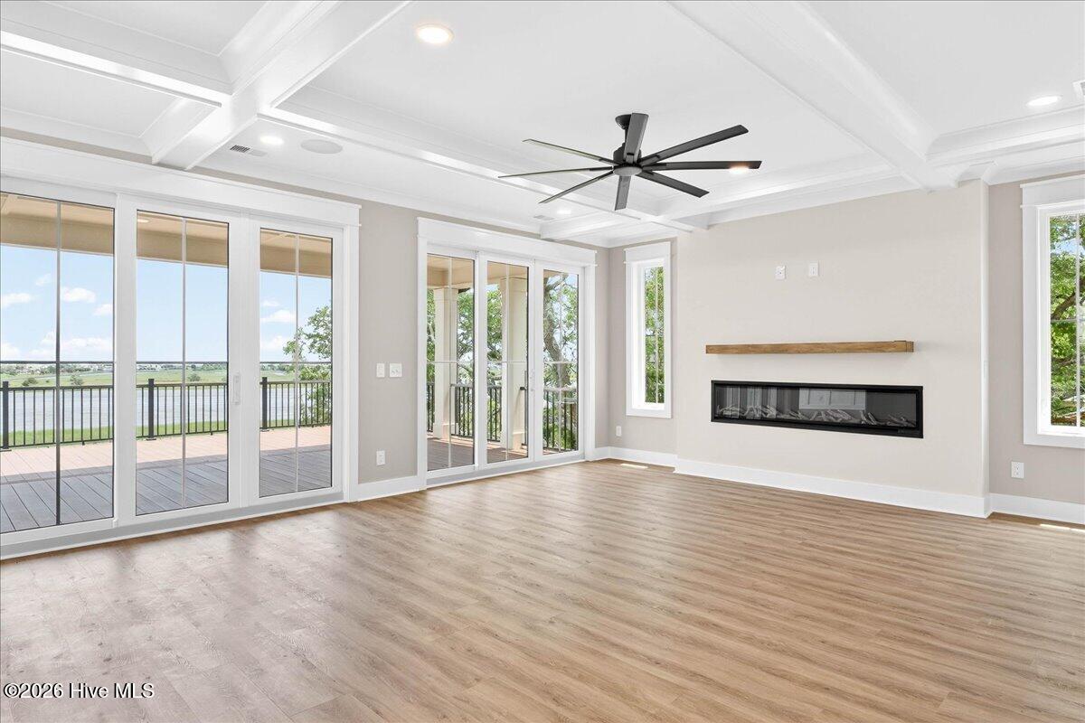 100562322 | Photo 35