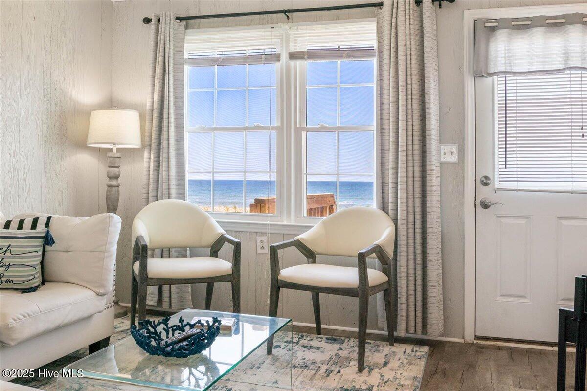 100550823 | Photo 22