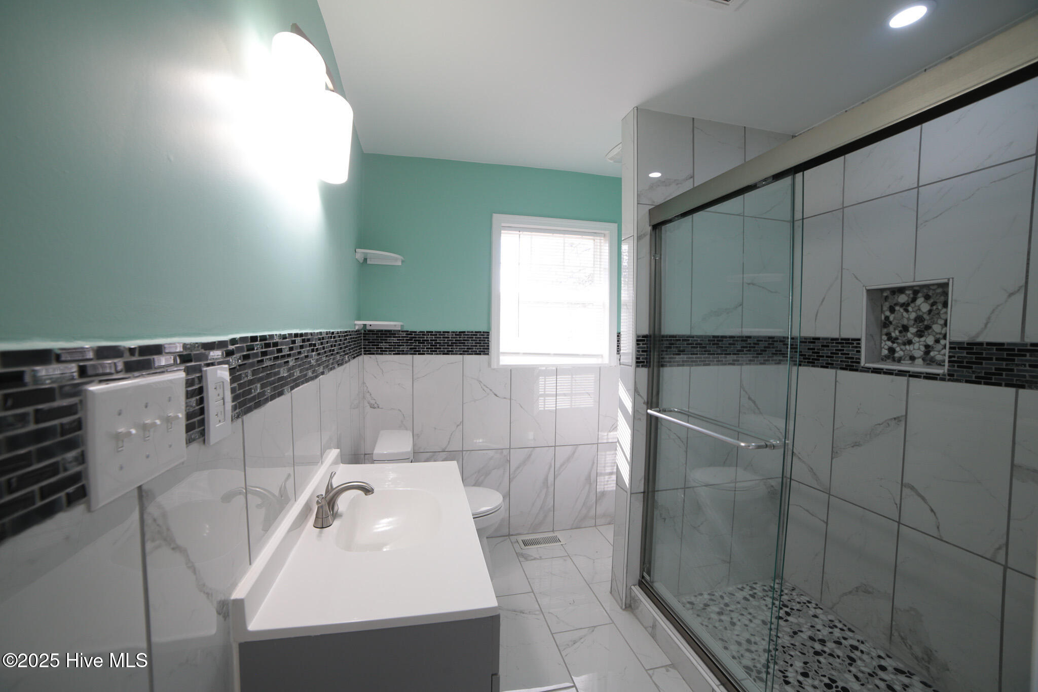 100544584 | Photo 30